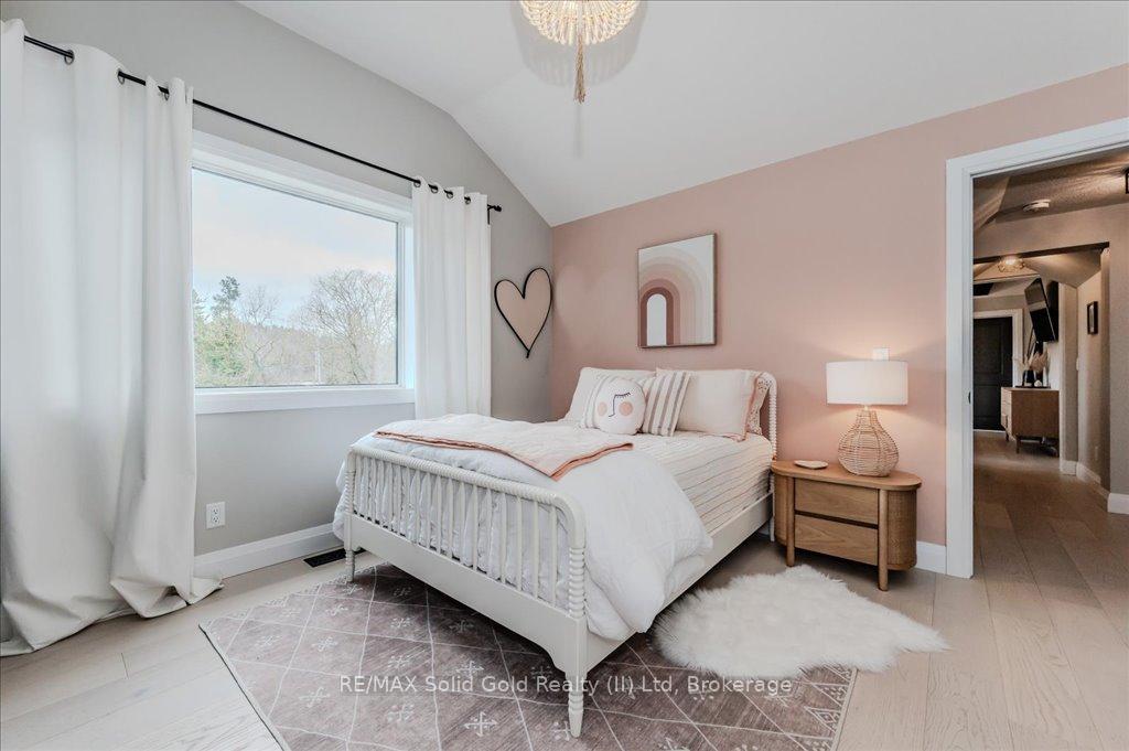 Photo 21 of 1380 Doon Village Road, Kitchener — HOMEH