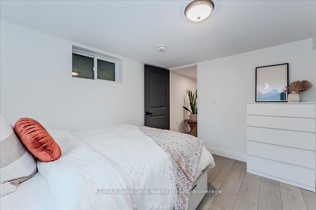 Photo 32 of 1380 Doon Village Road, Kitchener — HOMEH