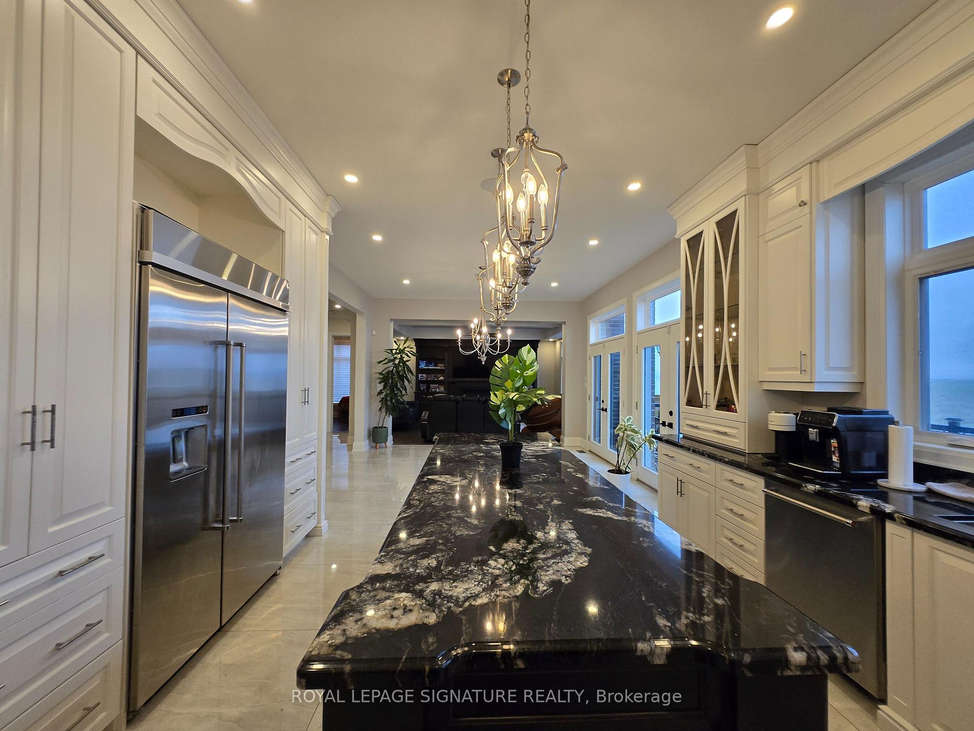 Photo 11 of 38 Seabreeze Crescent, Hamilton, Stoney Creek — HOMEH