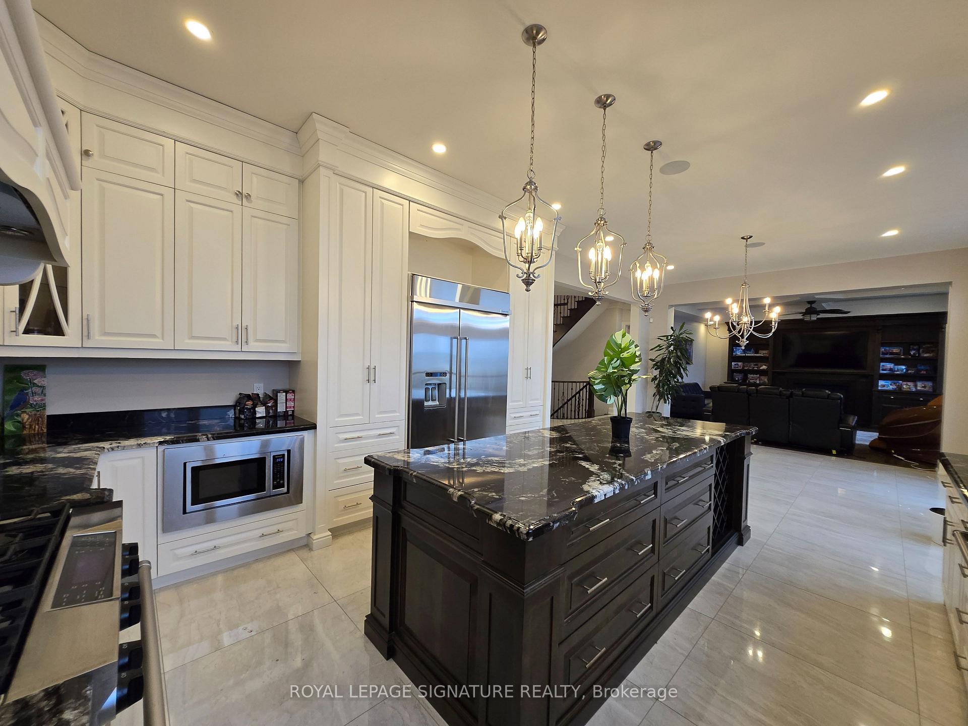 Photo 12 of 38 Seabreeze Crescent, Hamilton, Stoney Creek — HOMEH