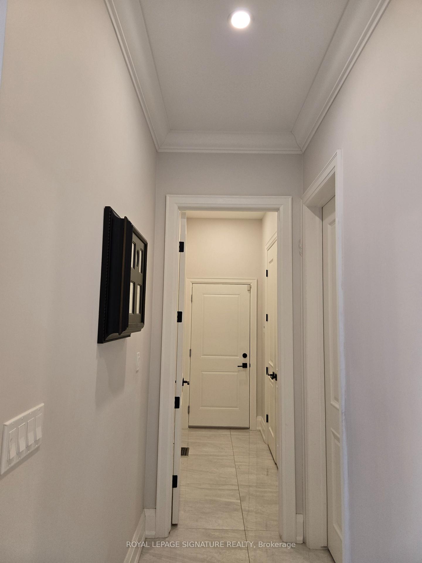 Photo 16 of 38 Seabreeze Crescent, Hamilton, Stoney Creek — HOMEH