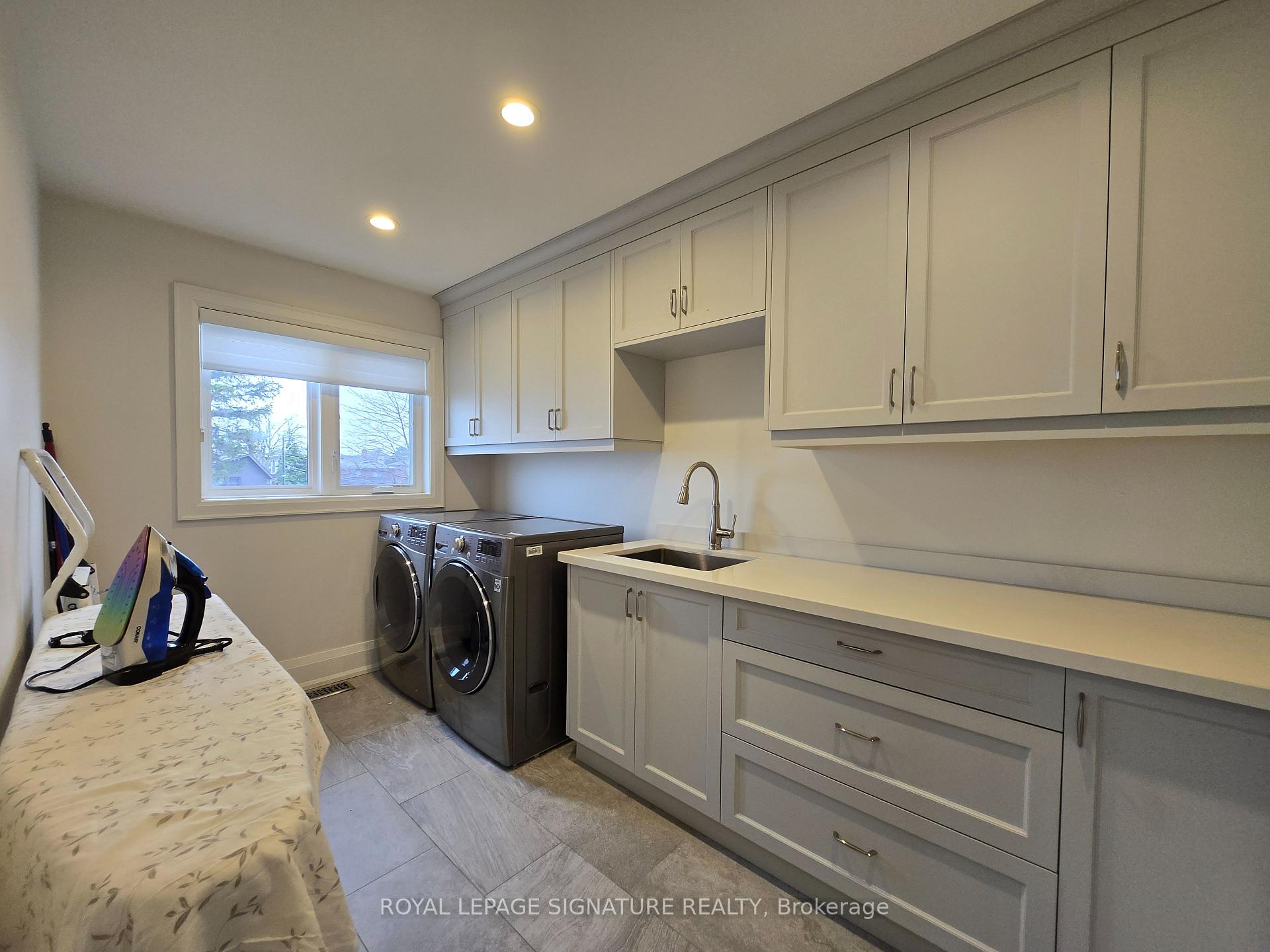 Photo 22 of 38 Seabreeze Crescent, Hamilton, Stoney Creek — HOMEH