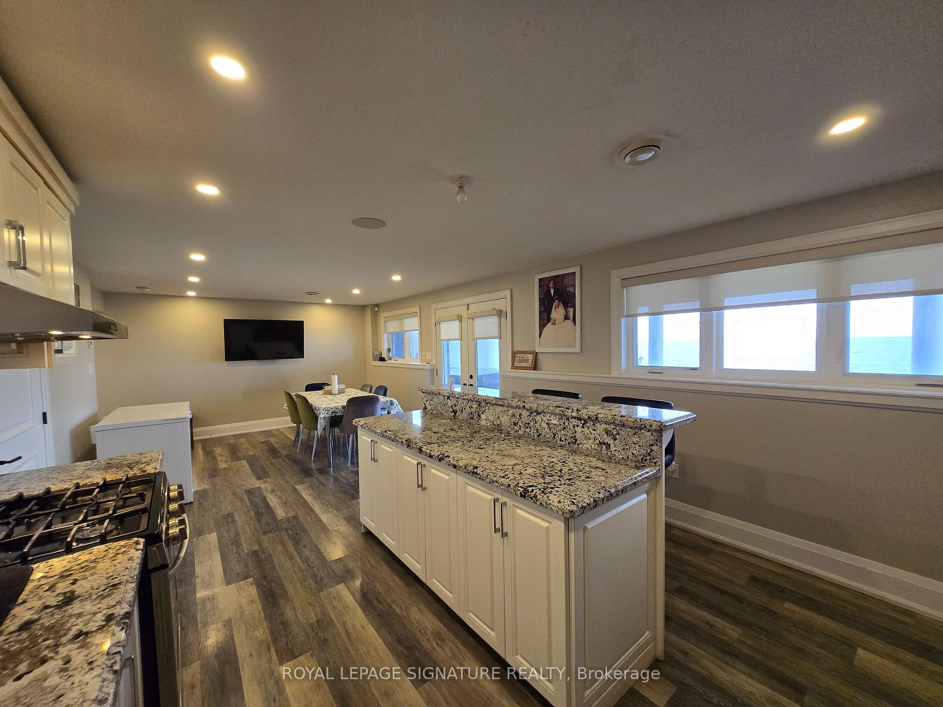 Photo 33 of 38 Seabreeze Crescent, Hamilton, Stoney Creek — HOMEH