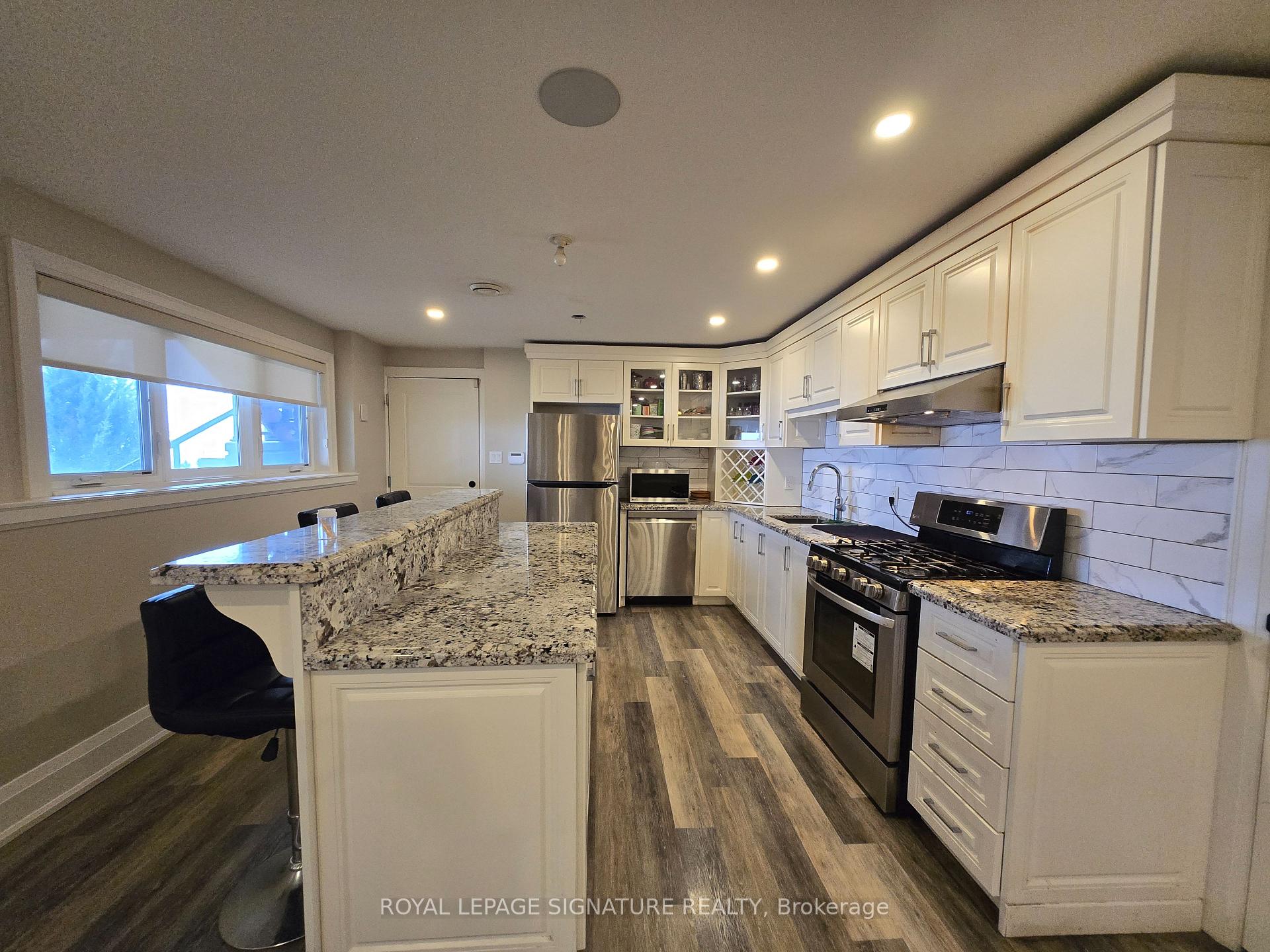Photo 34 of 38 Seabreeze Crescent, Hamilton, Stoney Creek — HOMEH