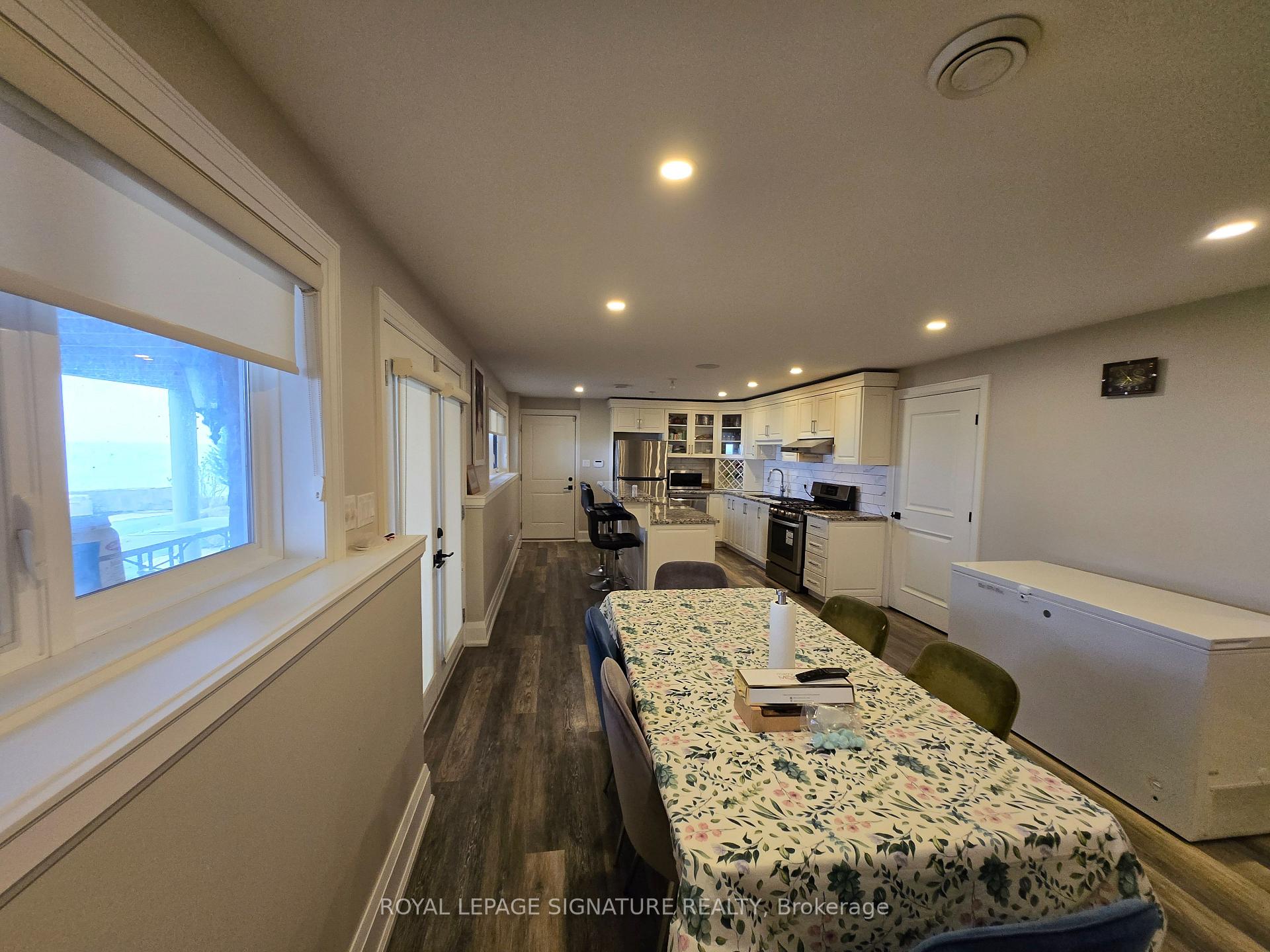 Photo 35 of 38 Seabreeze Crescent, Hamilton, Stoney Creek — HOMEH