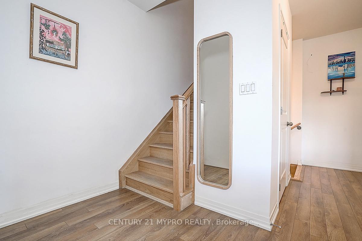 Photo 9 of 35 Alan Francis Lane, Markham, Cachet — HOMEH