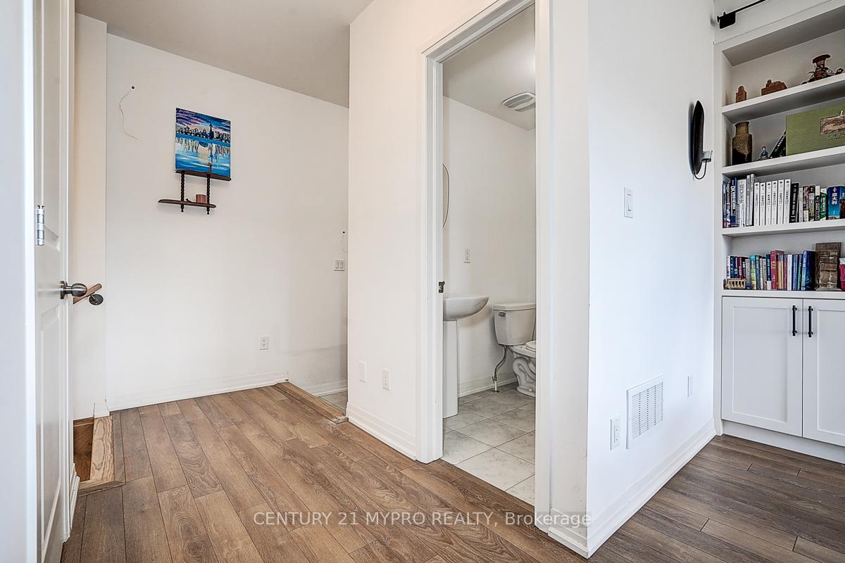 Photo 10 of 35 Alan Francis Lane, Markham, Cachet — HOMEH