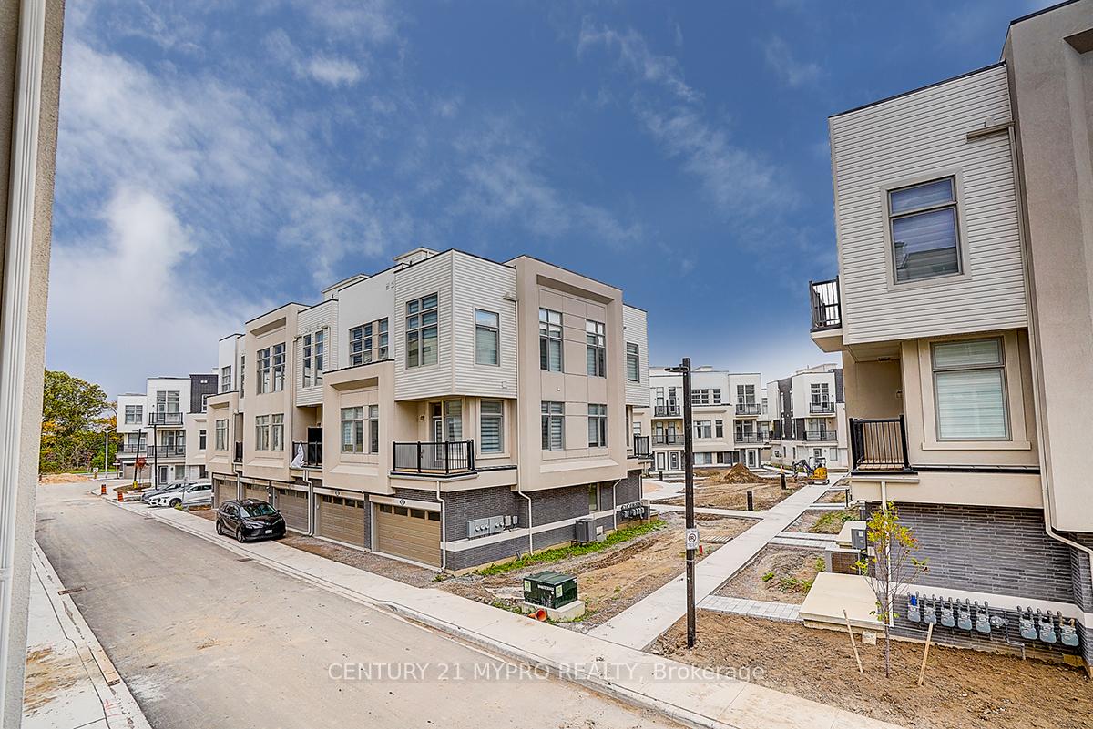 Photo 12 of 35 Alan Francis Lane, Markham, Cachet — HOMEH