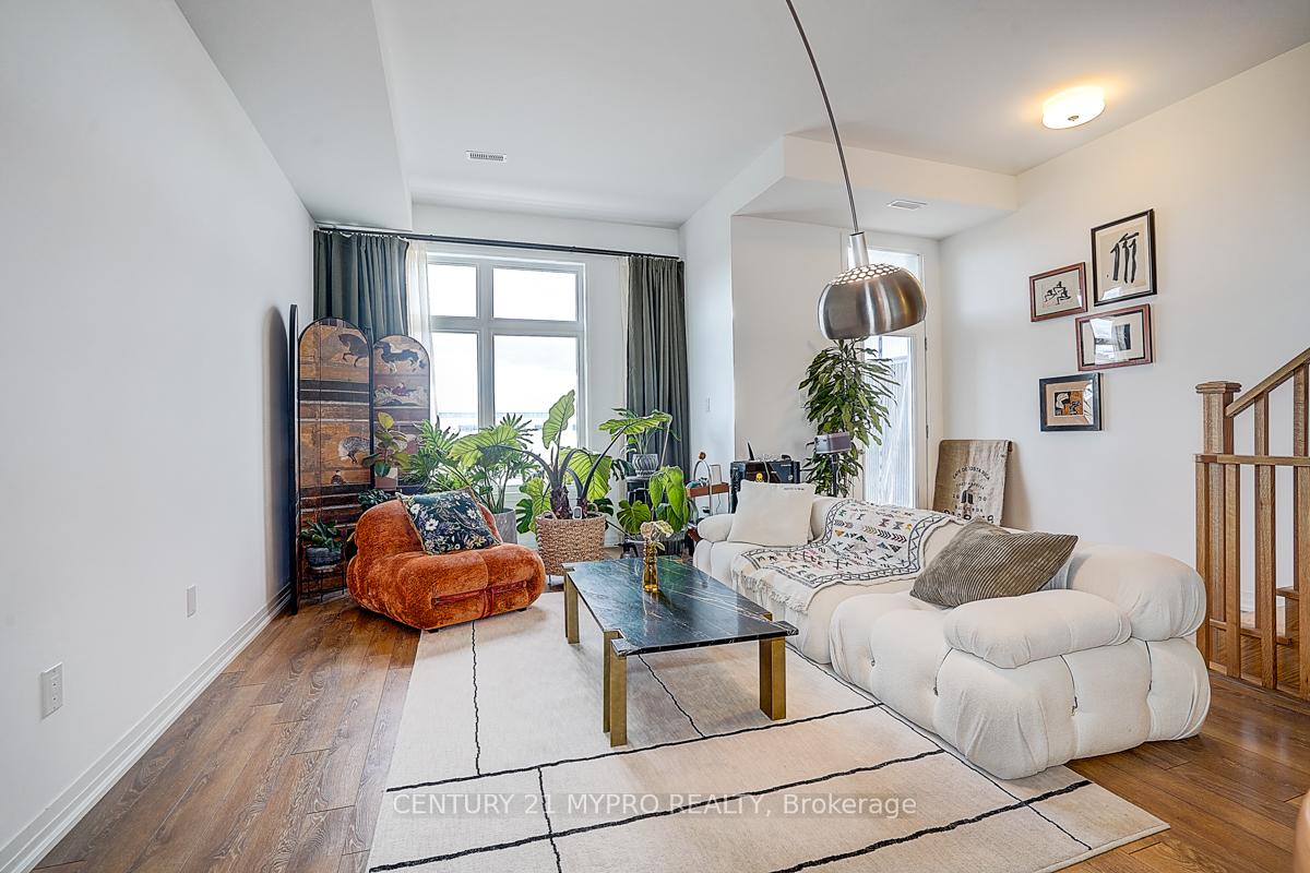 Photo 16 of 35 Alan Francis Lane, Markham, Cachet — HOMEH