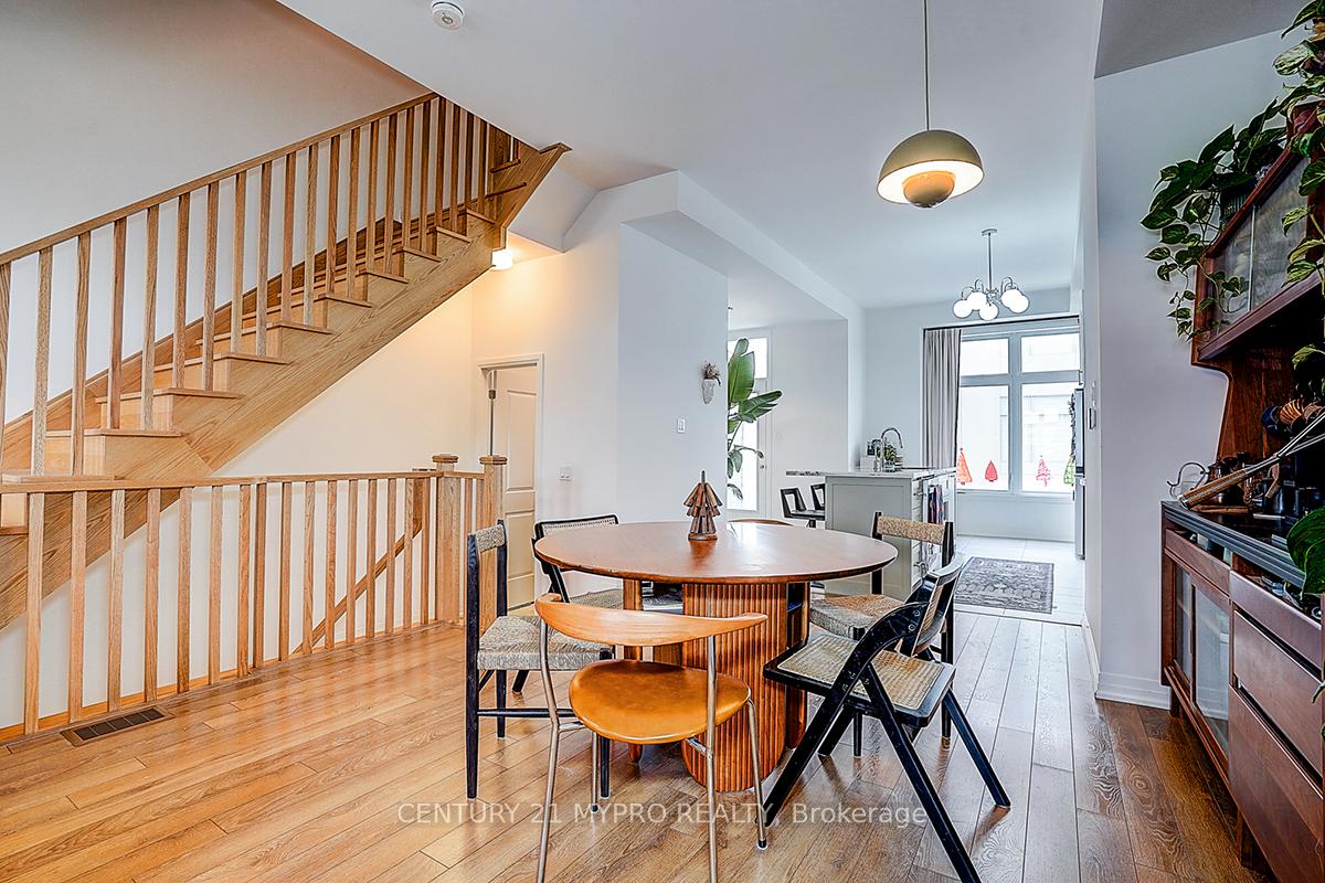Photo 18 of 35 Alan Francis Lane, Markham, Cachet — HOMEH