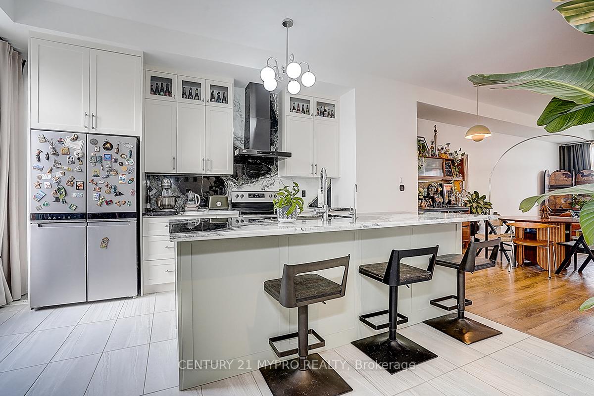 Photo 26 of 35 Alan Francis Lane, Markham, Cachet — HOMEH