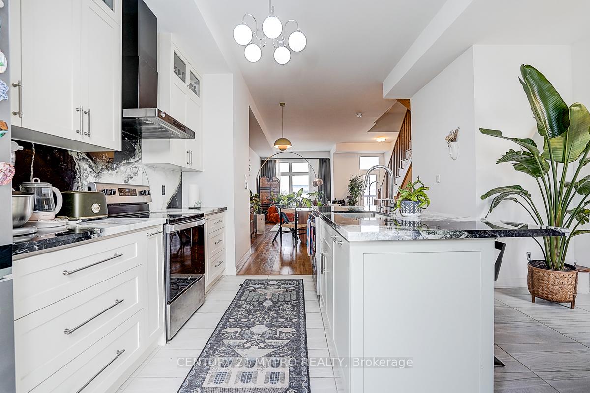 Photo 28 of 35 Alan Francis Lane, Markham, Cachet — HOMEH