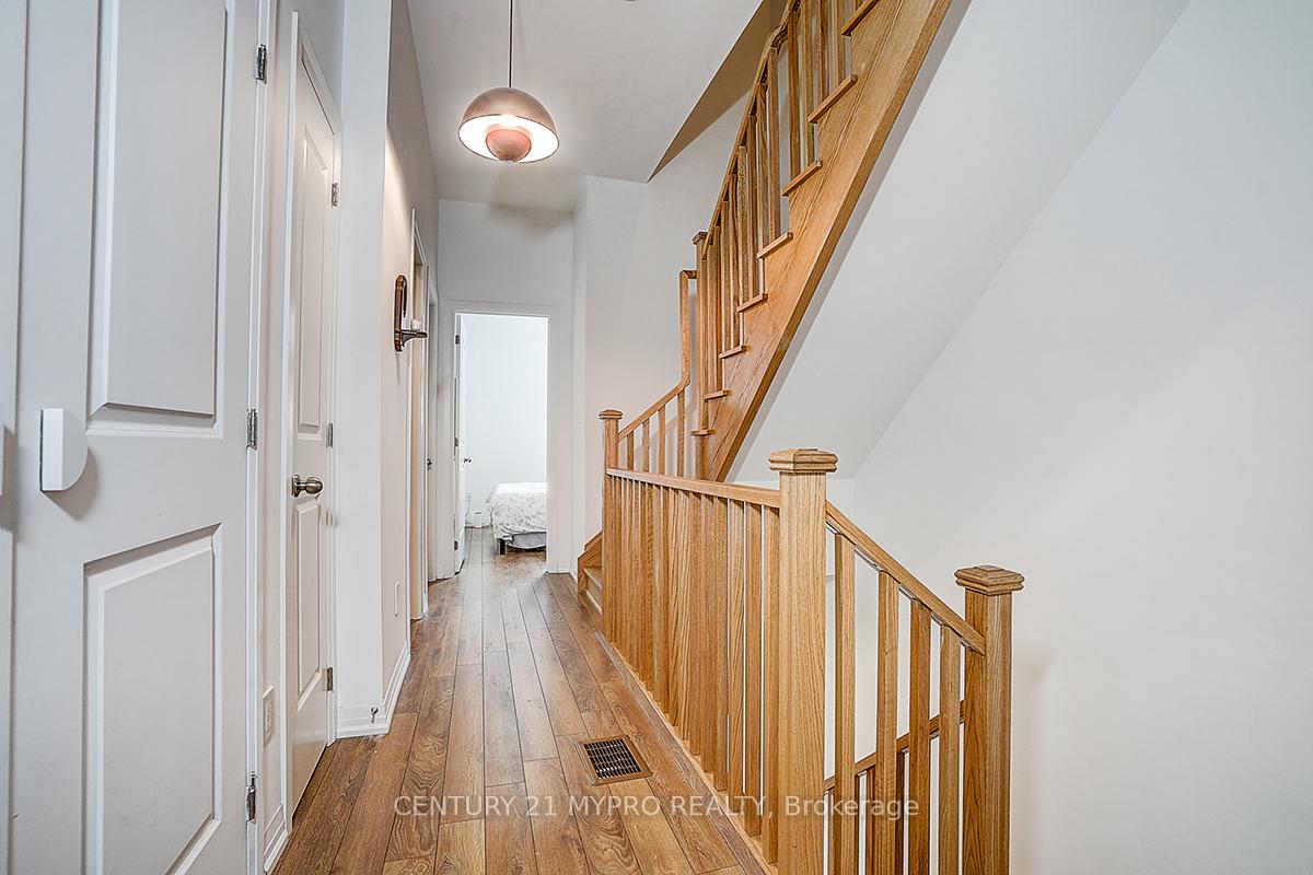 Photo 32 of 35 Alan Francis Lane, Markham, Cachet — HOMEH