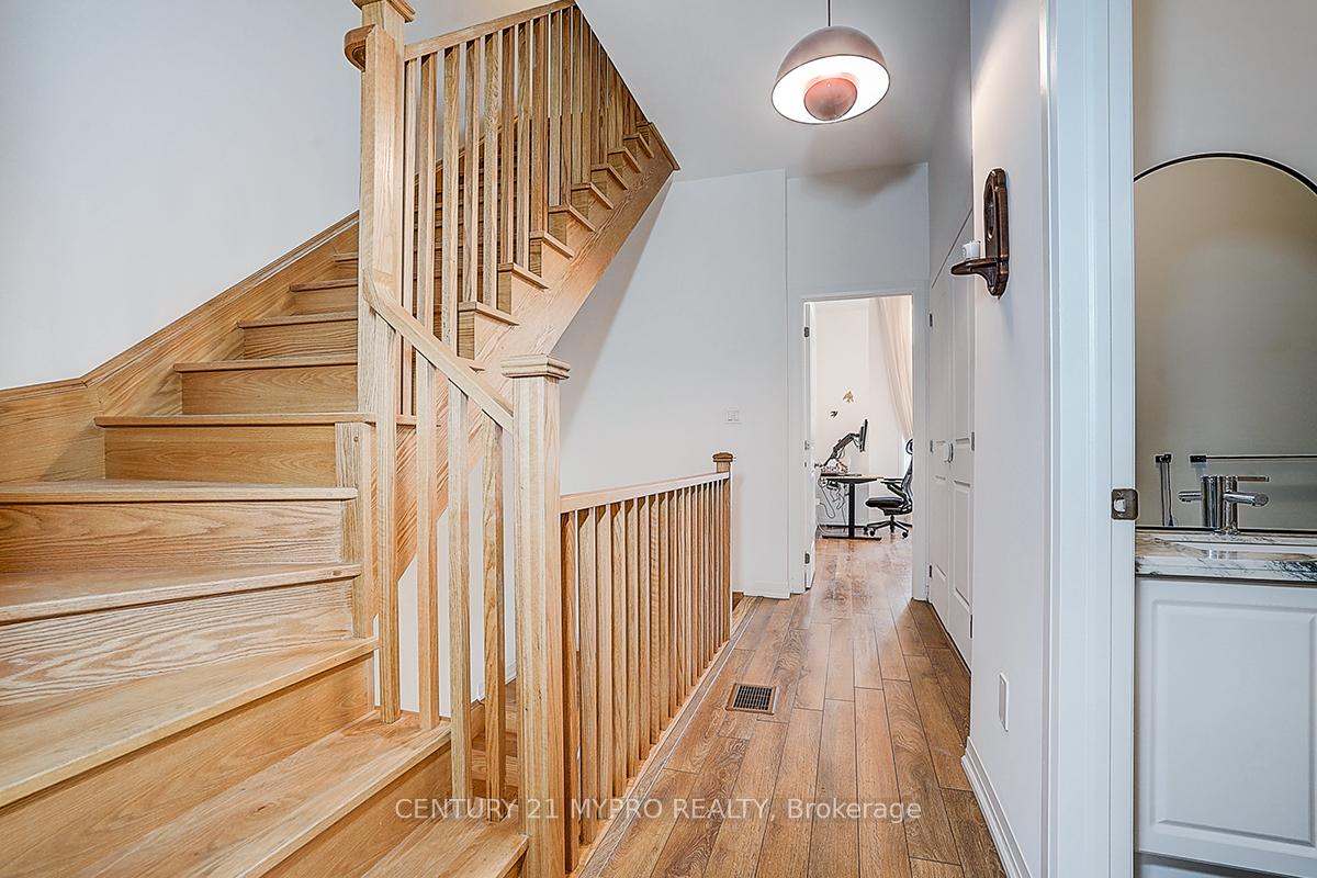 Photo 33 of 35 Alan Francis Lane, Markham, Cachet — HOMEH