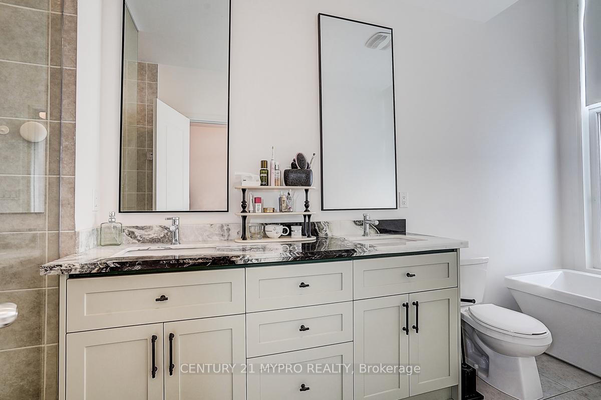 Photo 42 of 35 Alan Francis Lane, Markham, Cachet — HOMEH