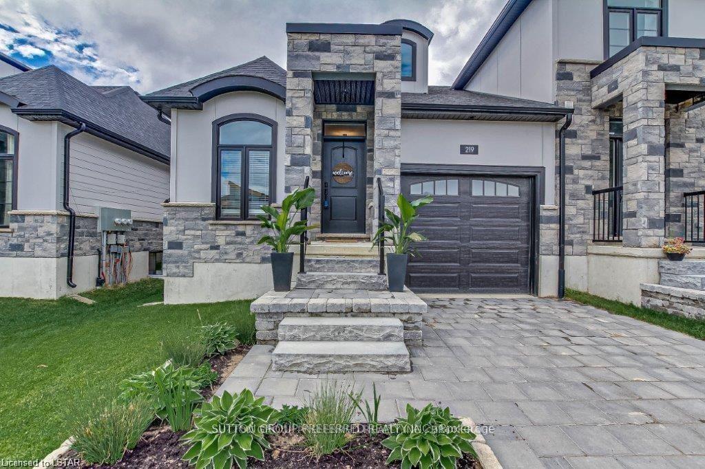 Photo 4 of 219 Winlow Way, Middlesex Centre, Rural Middlesex Centre — HOMEH