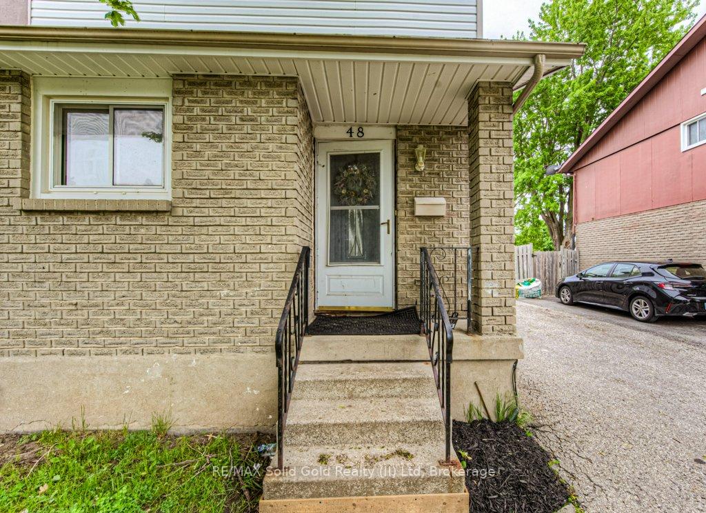 Photo 4 of 48 Timberlane Crescent, Kitchener — HOMEH