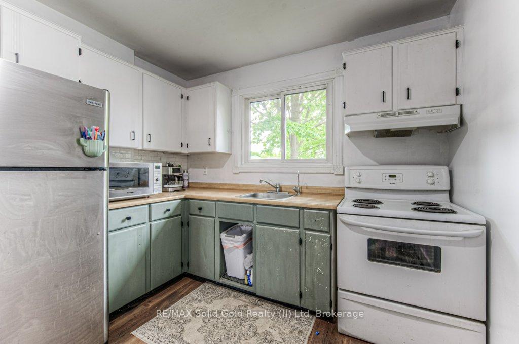 Photo 10 of 48 Timberlane Crescent, Kitchener — HOMEH