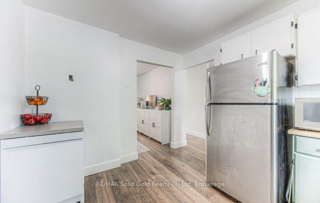 Photo 11 of 48 Timberlane Crescent, Kitchener — HOMEH