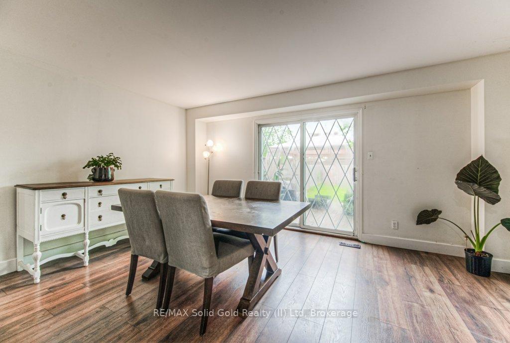 Photo 15 of 48 Timberlane Crescent, Kitchener — HOMEH