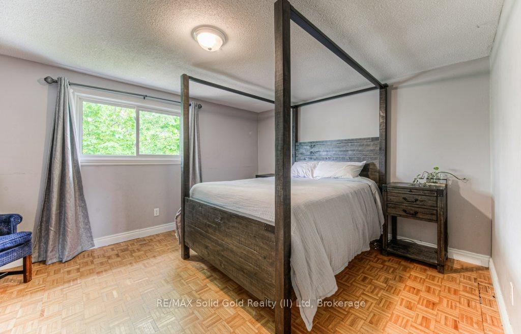 Photo 19 of 48 Timberlane Crescent, Kitchener — HOMEH