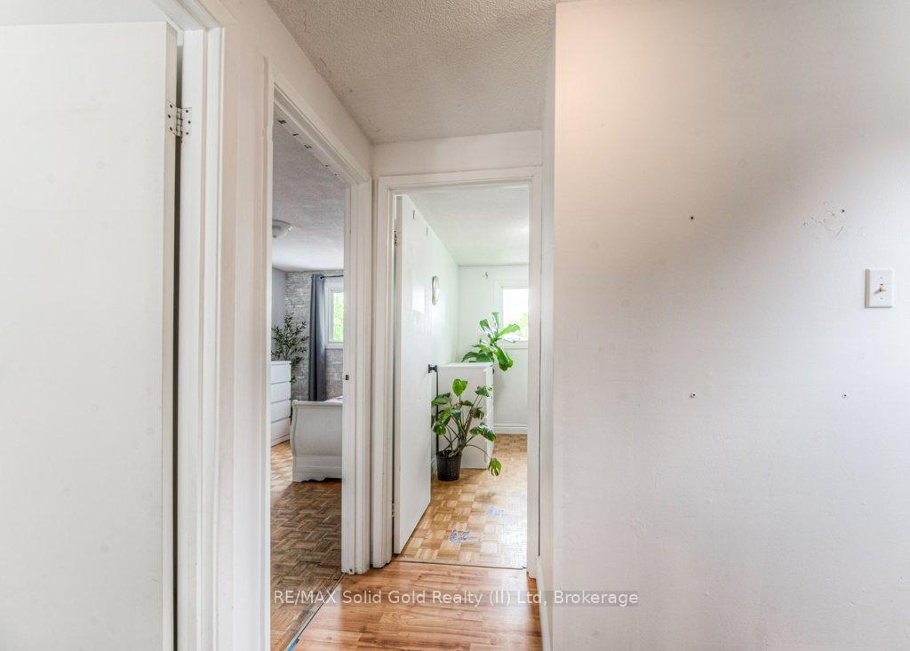 Photo 21 of 48 Timberlane Crescent, Kitchener — HOMEH