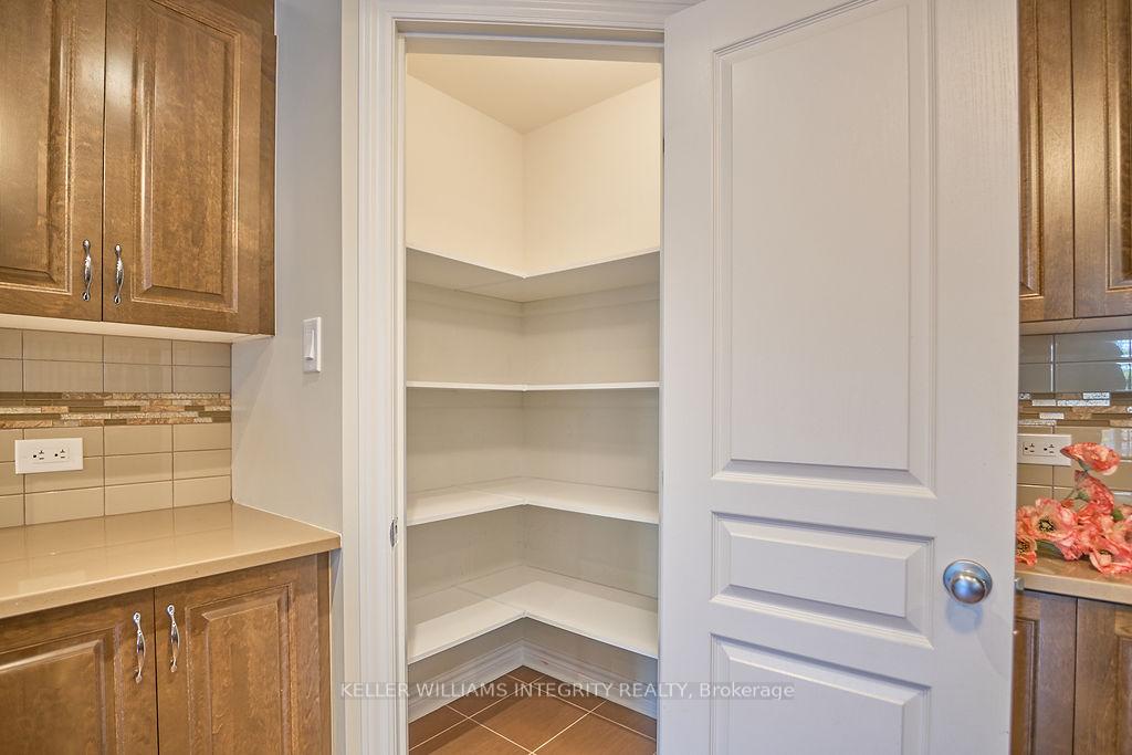 Photo 11 of 405 Barrick Hill Road, Ottawa, Kanata - Emerald Meadows/Trailwest — HOMEH