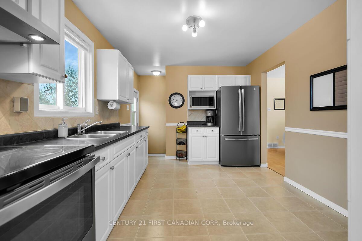 Photo 15 of 30 Aylesford Court, Middlesex Centre, Kilworth — HOMEH