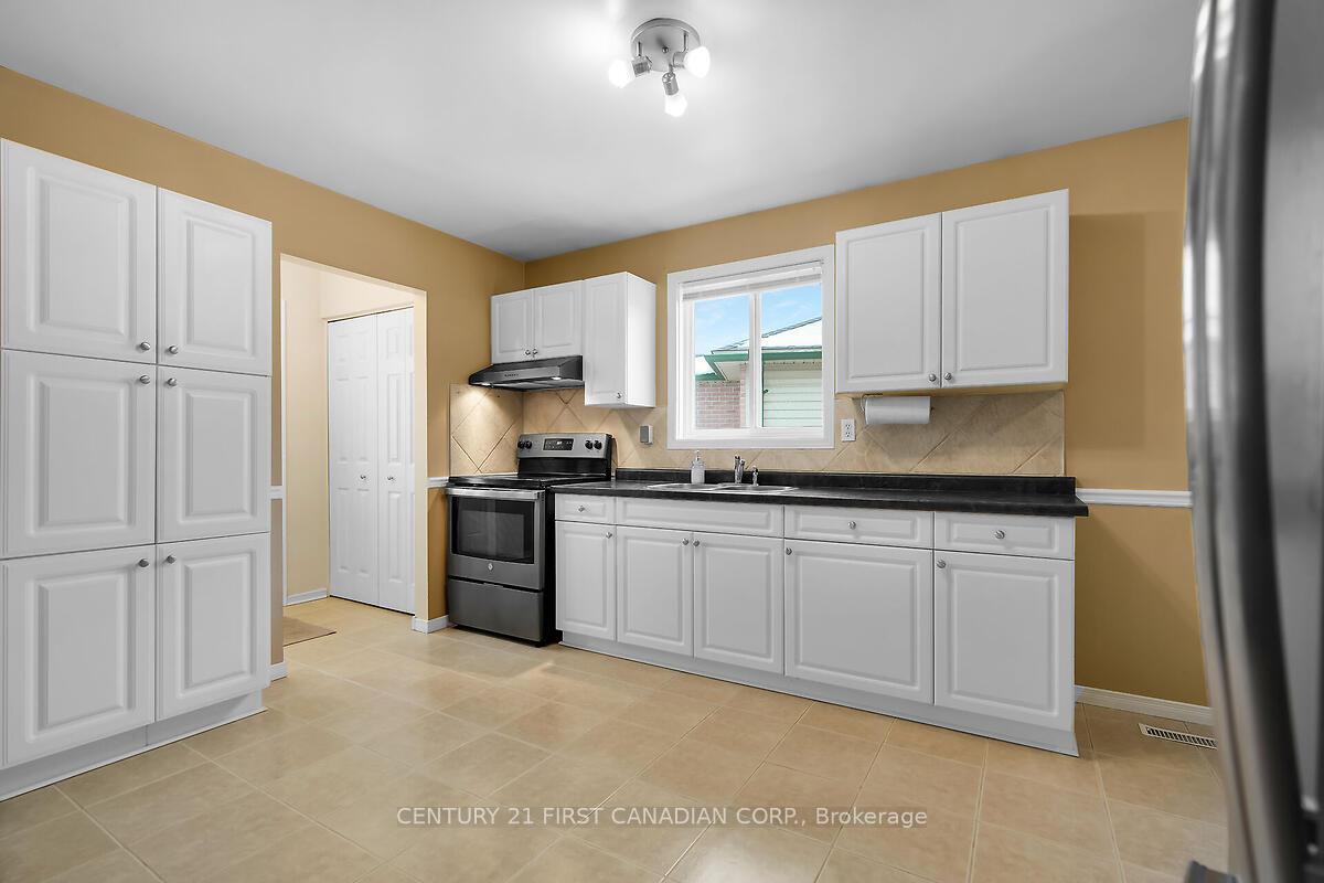 Photo 16 of 30 Aylesford Court, Middlesex Centre, Kilworth — HOMEH