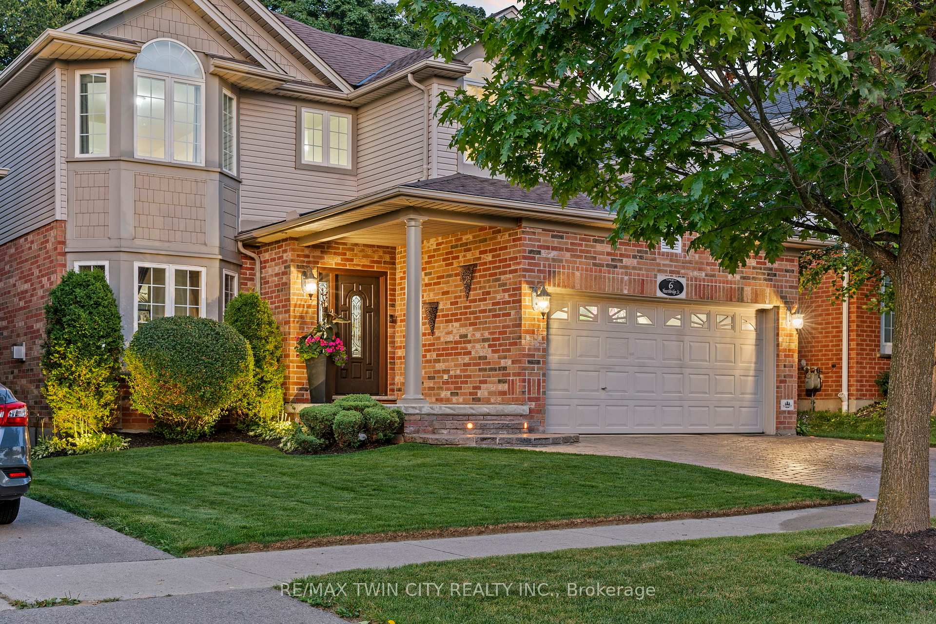 Photo 2 of 6 Hearthbridge Street, Kitchener — HOMEH