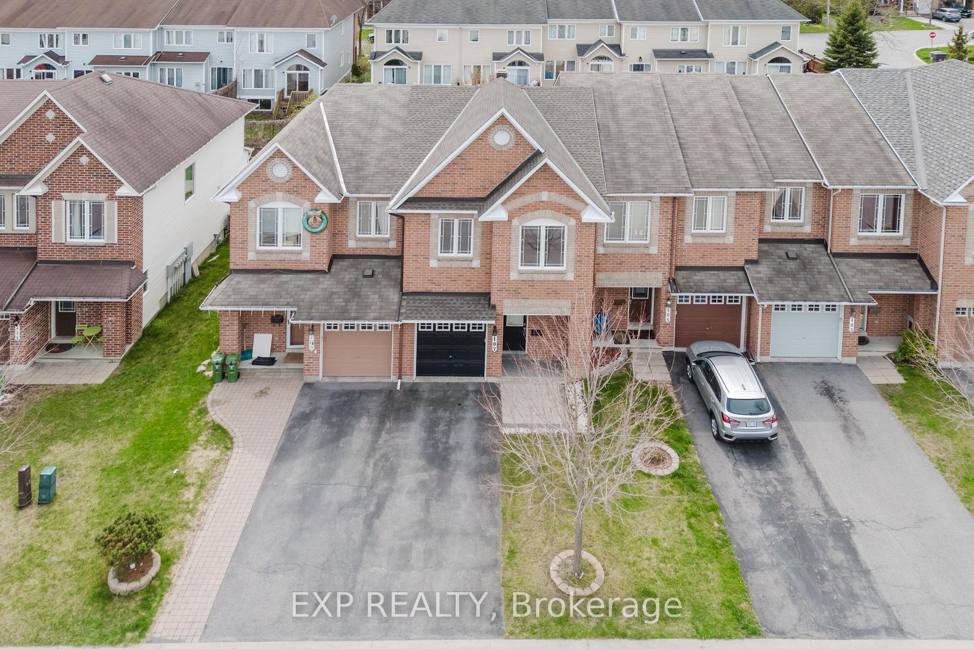 Photo 3 of 107 Woodmill Terrace, Ottawa, Kanata - Morgan's Grant/South March — HOMEH