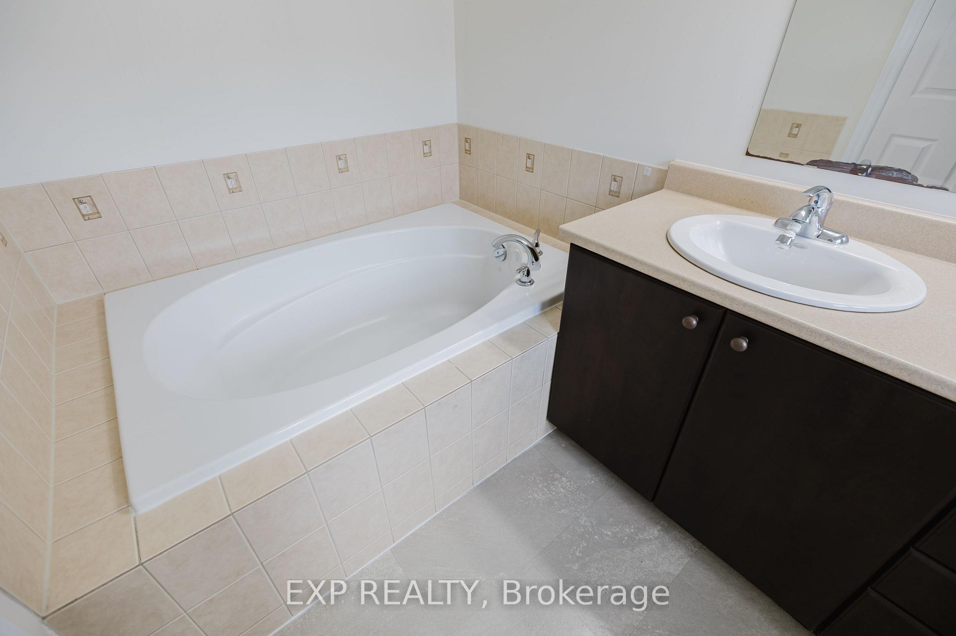 Photo 23 of 107 Woodmill Terrace, Ottawa, Kanata - Morgan's Grant/South March — HOMEH