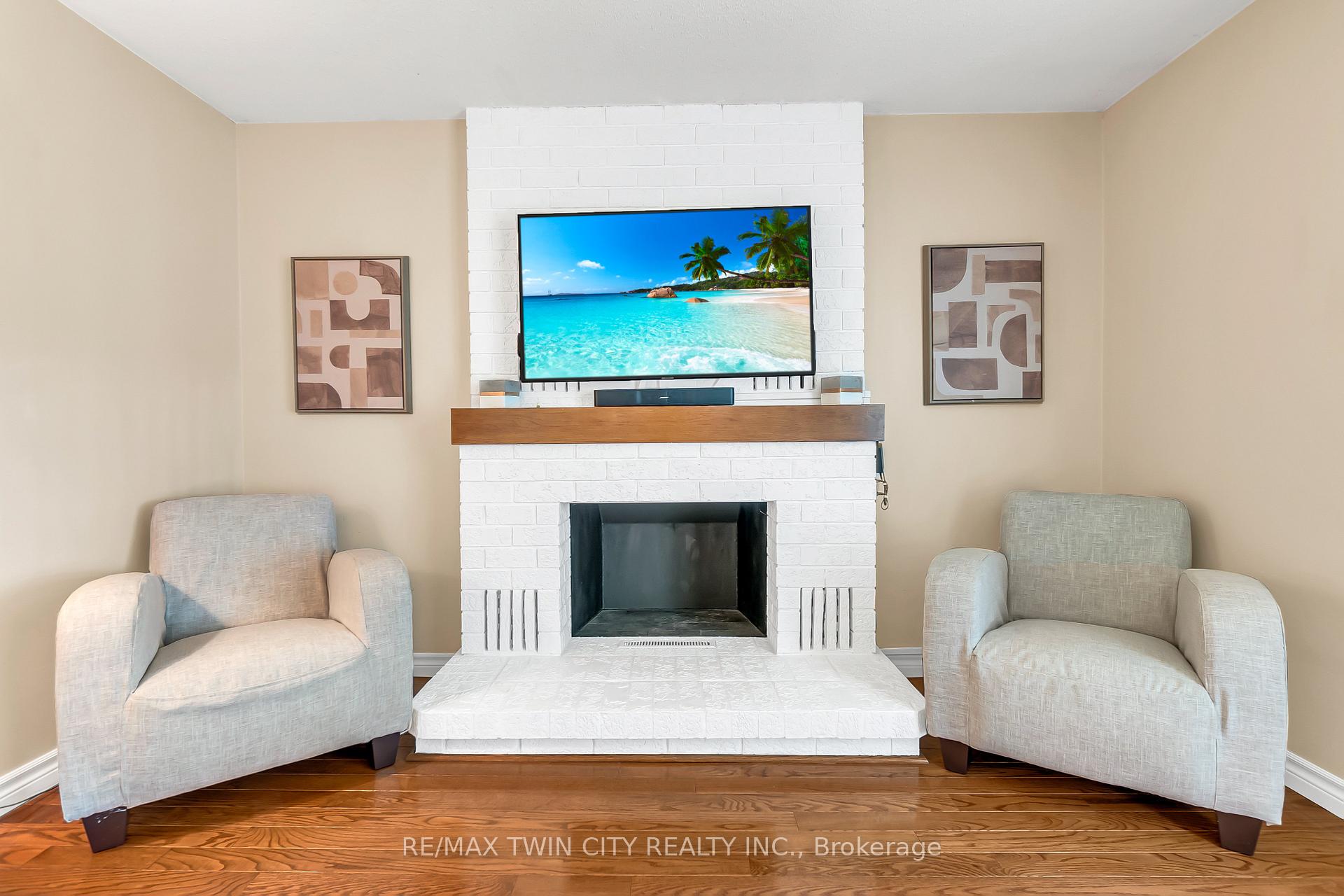 Photo 4 of 137 Oneida Place, Kitchener — HOMEH