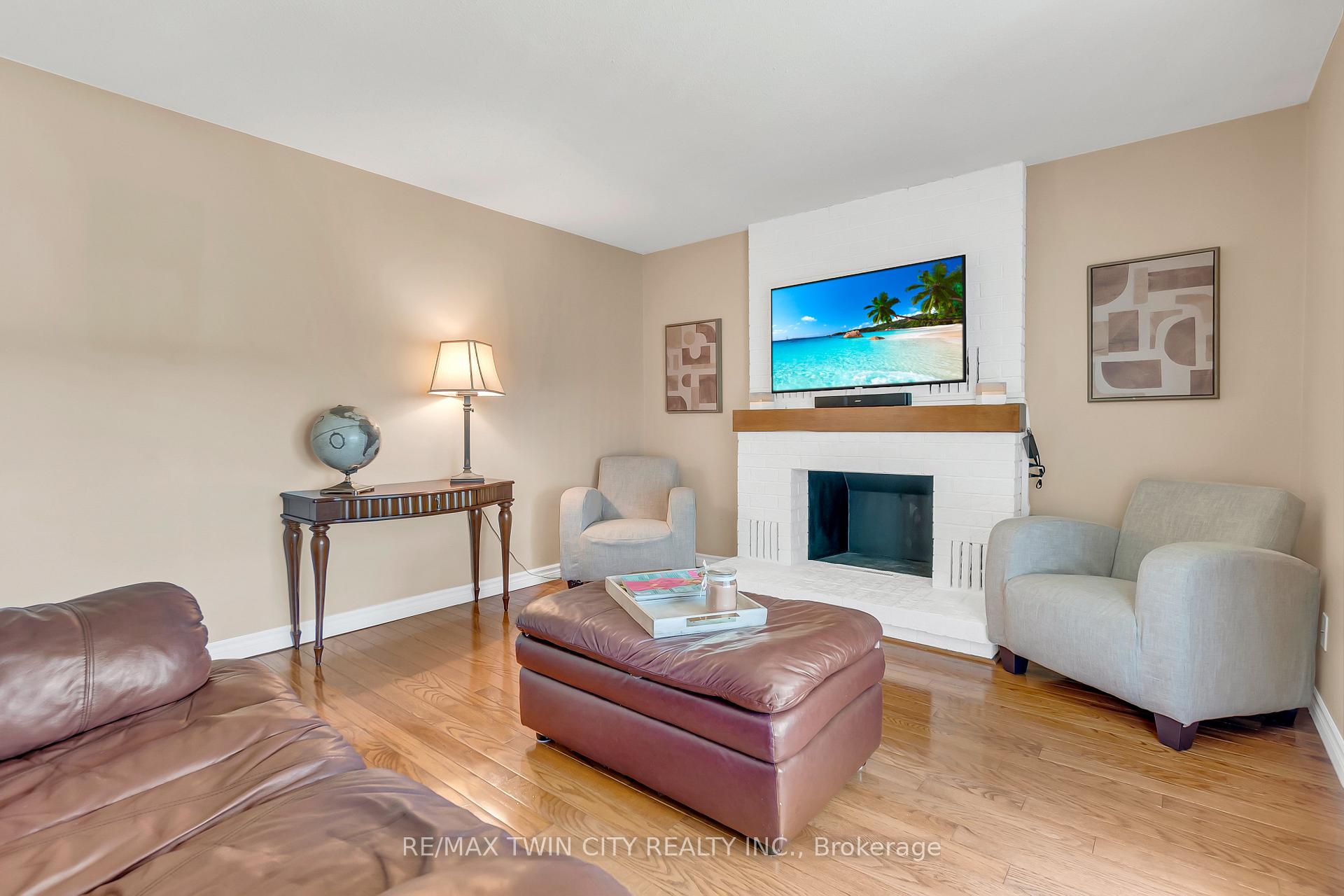 Photo 6 of 137 Oneida Place, Kitchener — HOMEH