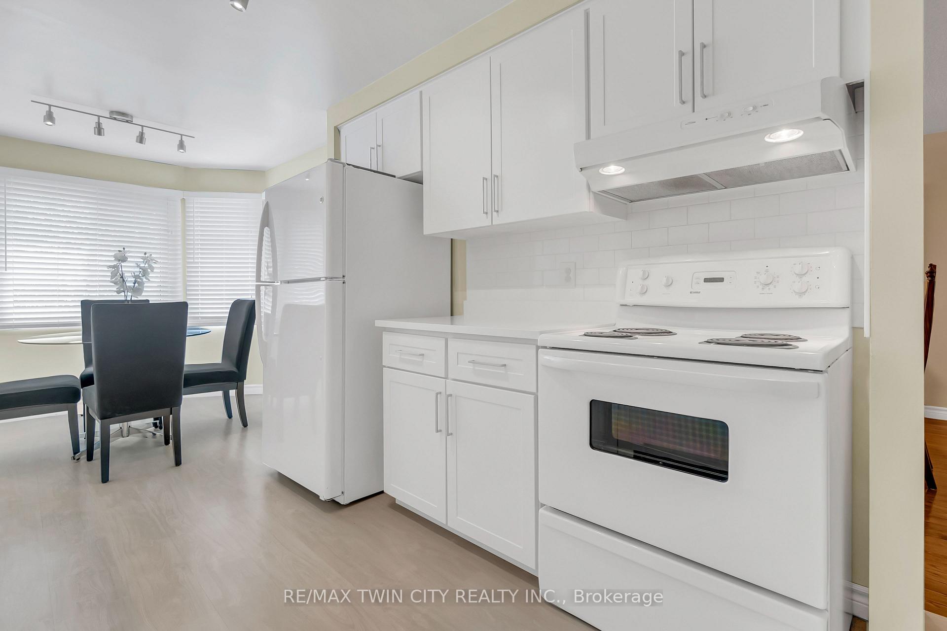 Photo 8 of 137 Oneida Place, Kitchener — HOMEH