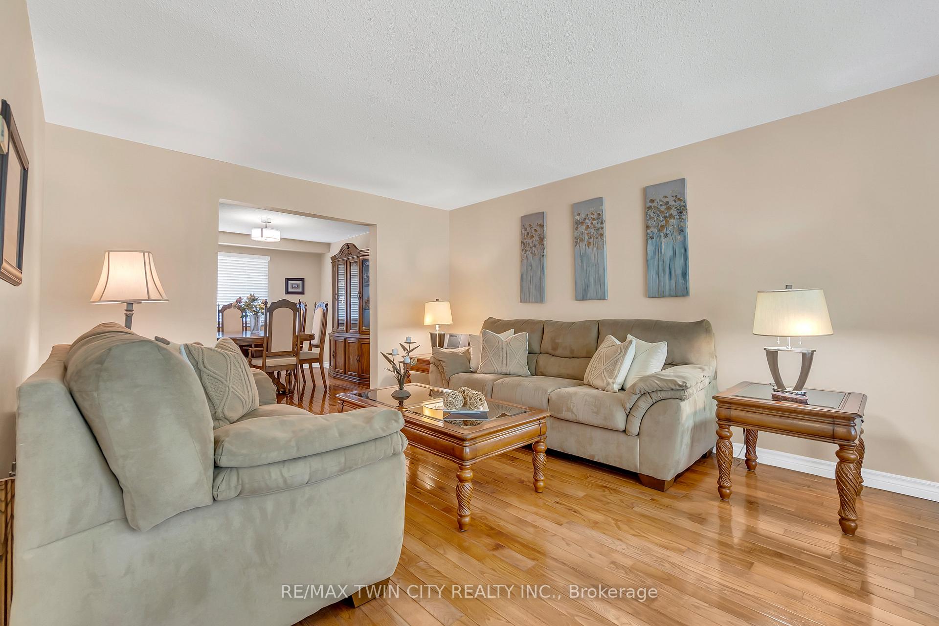 Photo 13 of 137 Oneida Place, Kitchener — HOMEH