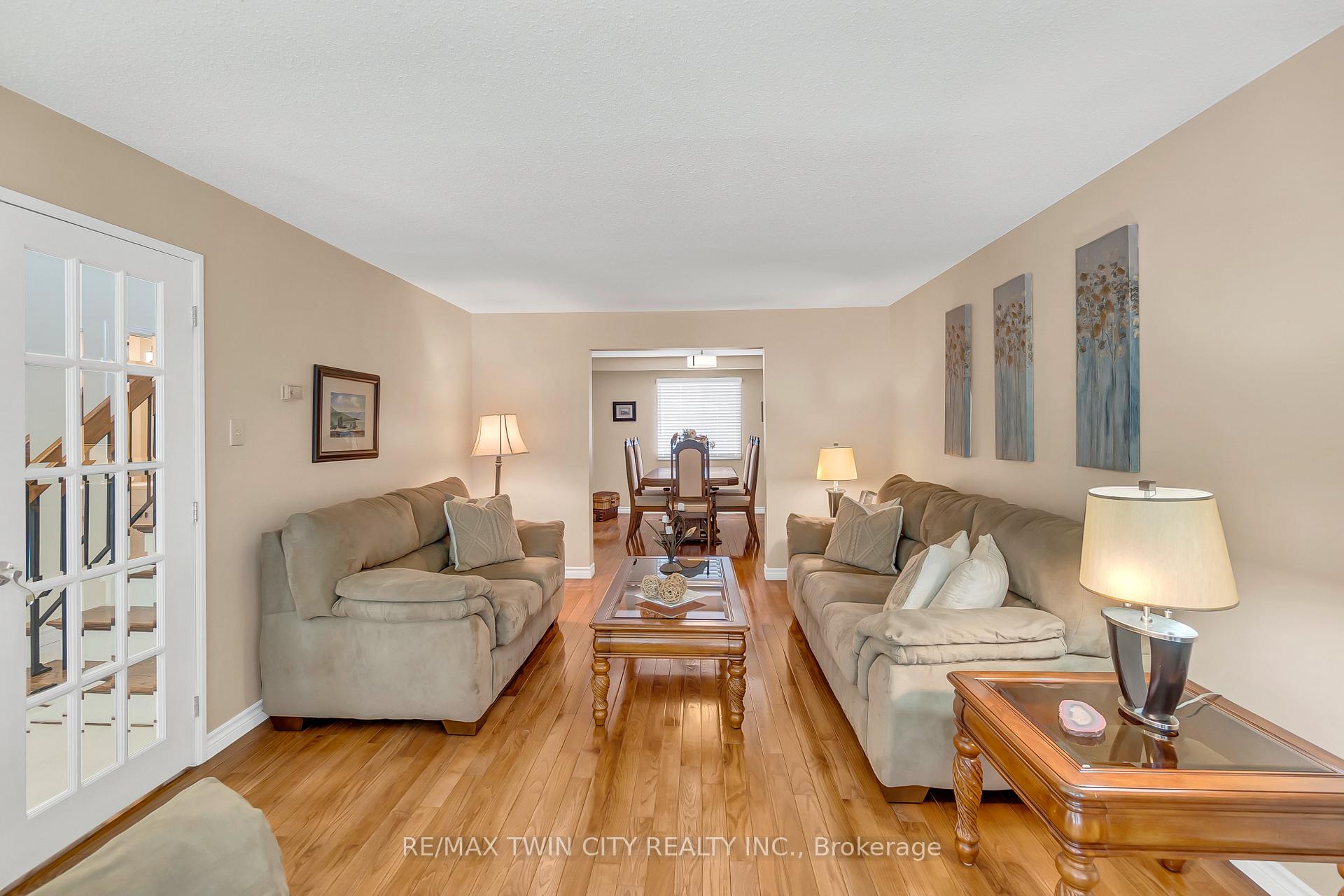 Photo 15 of 137 Oneida Place, Kitchener — HOMEH