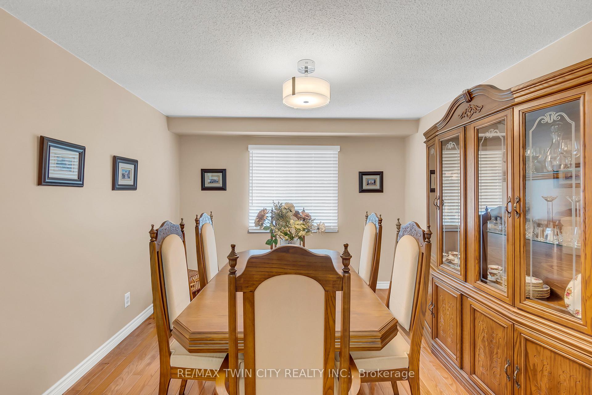 Photo 16 of 137 Oneida Place, Kitchener — HOMEH