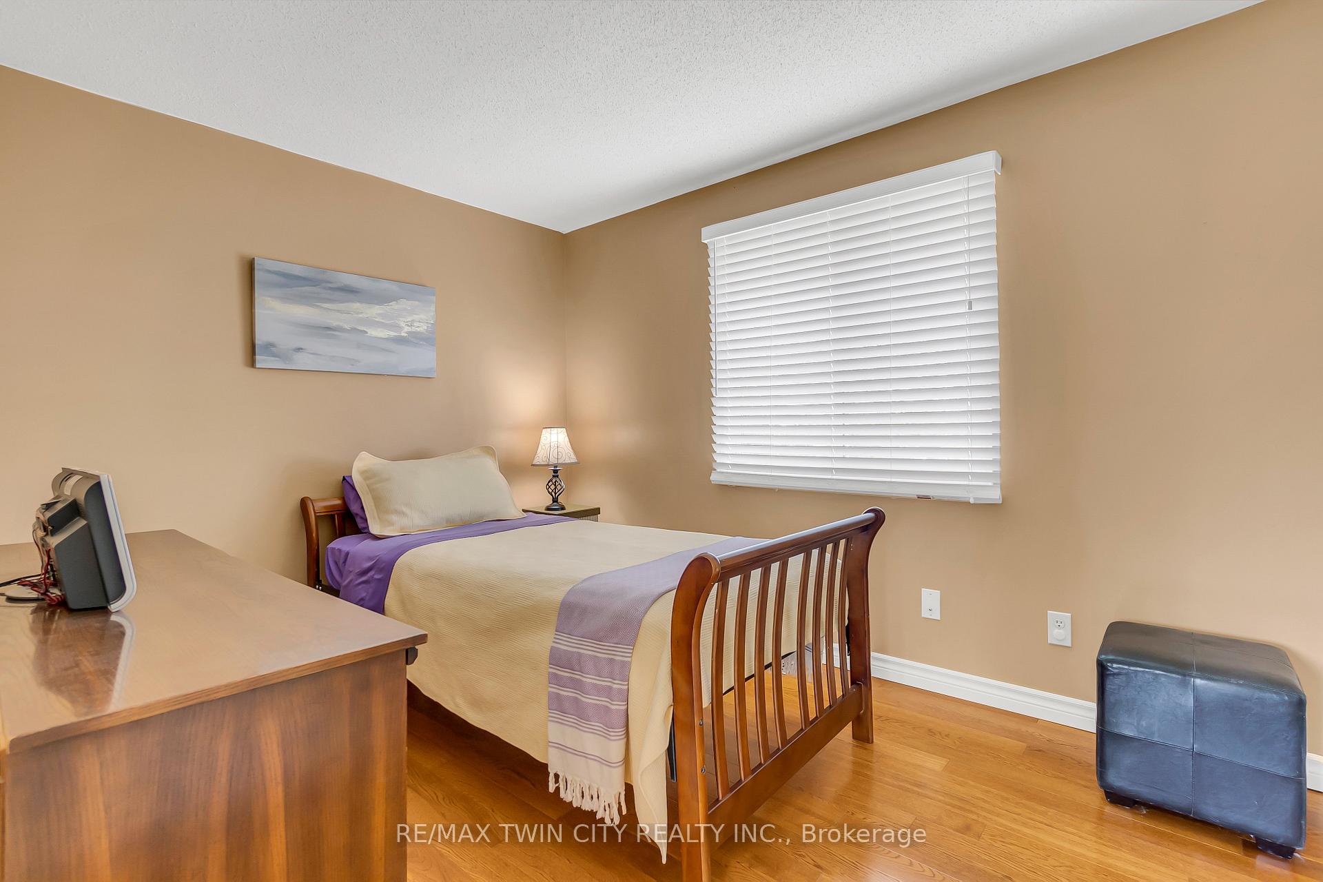 Photo 20 of 137 Oneida Place, Kitchener — HOMEH