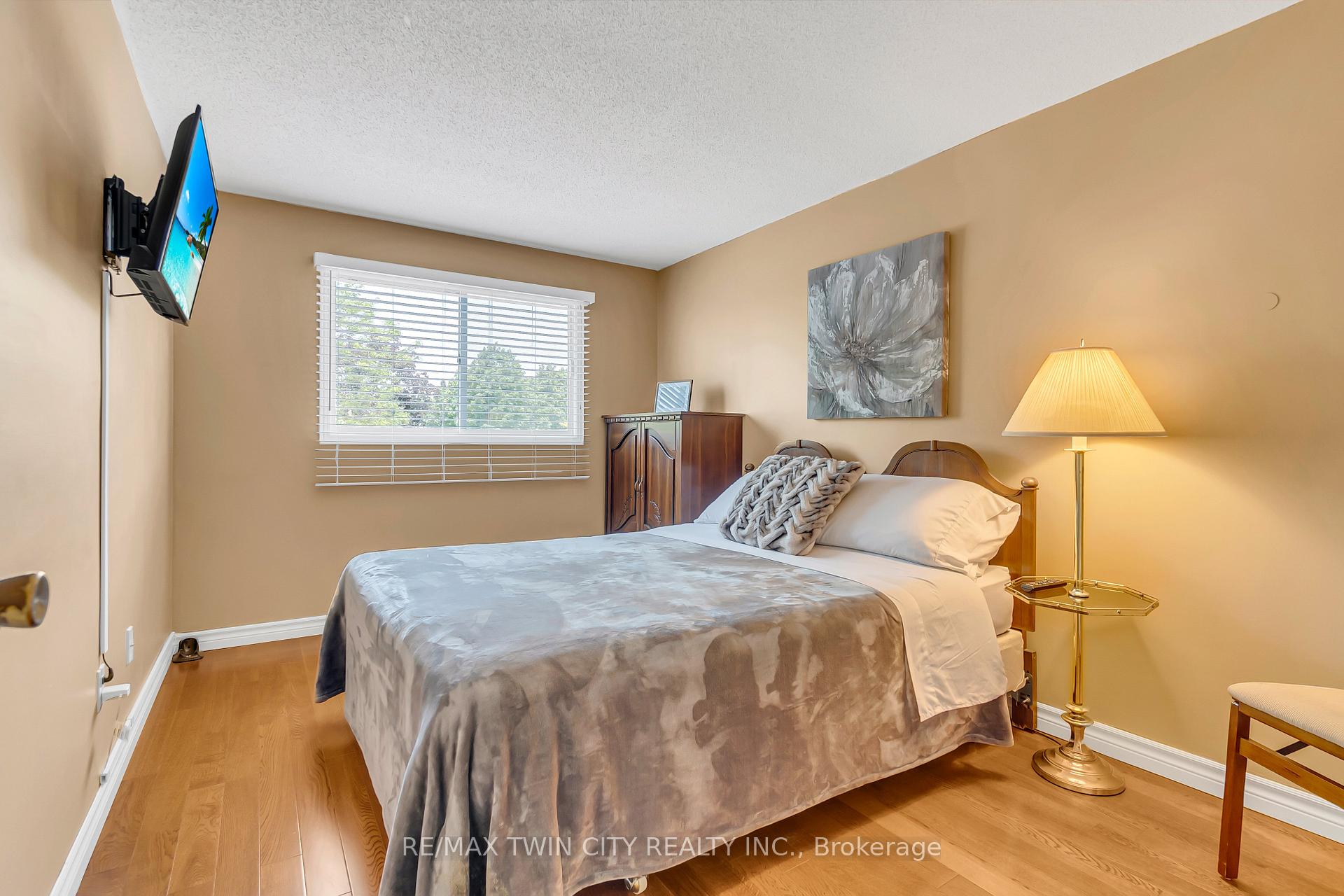 Photo 22 of 137 Oneida Place, Kitchener — HOMEH