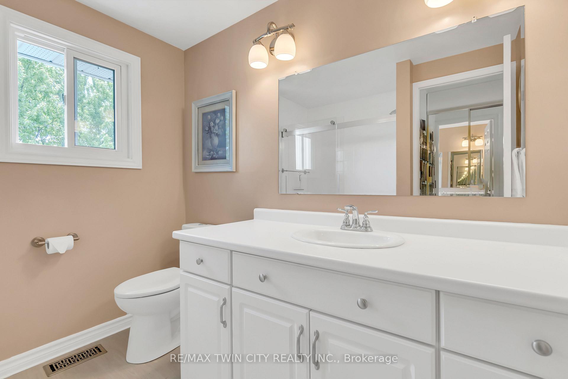 Photo 24 of 137 Oneida Place, Kitchener — HOMEH