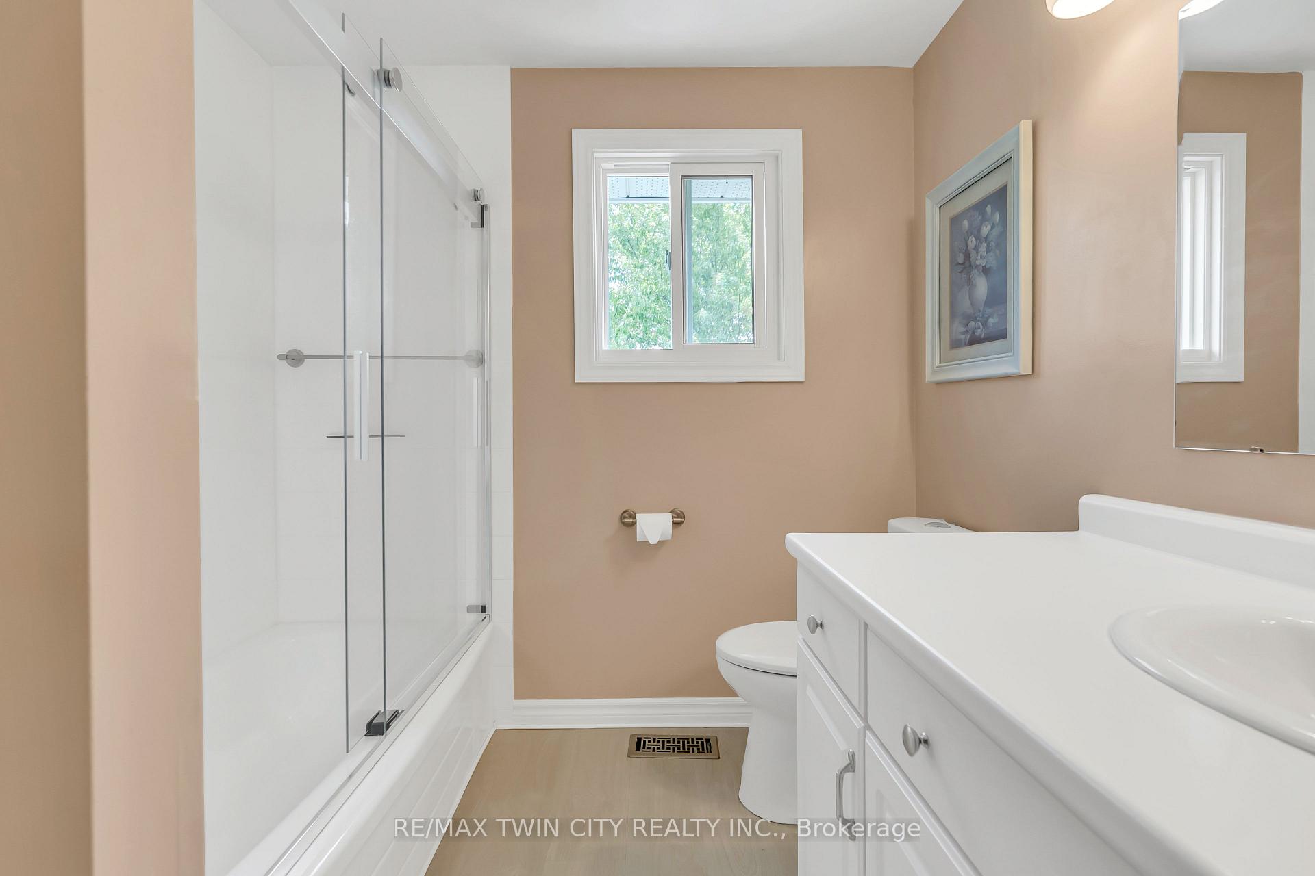 Photo 25 of 137 Oneida Place, Kitchener — HOMEH