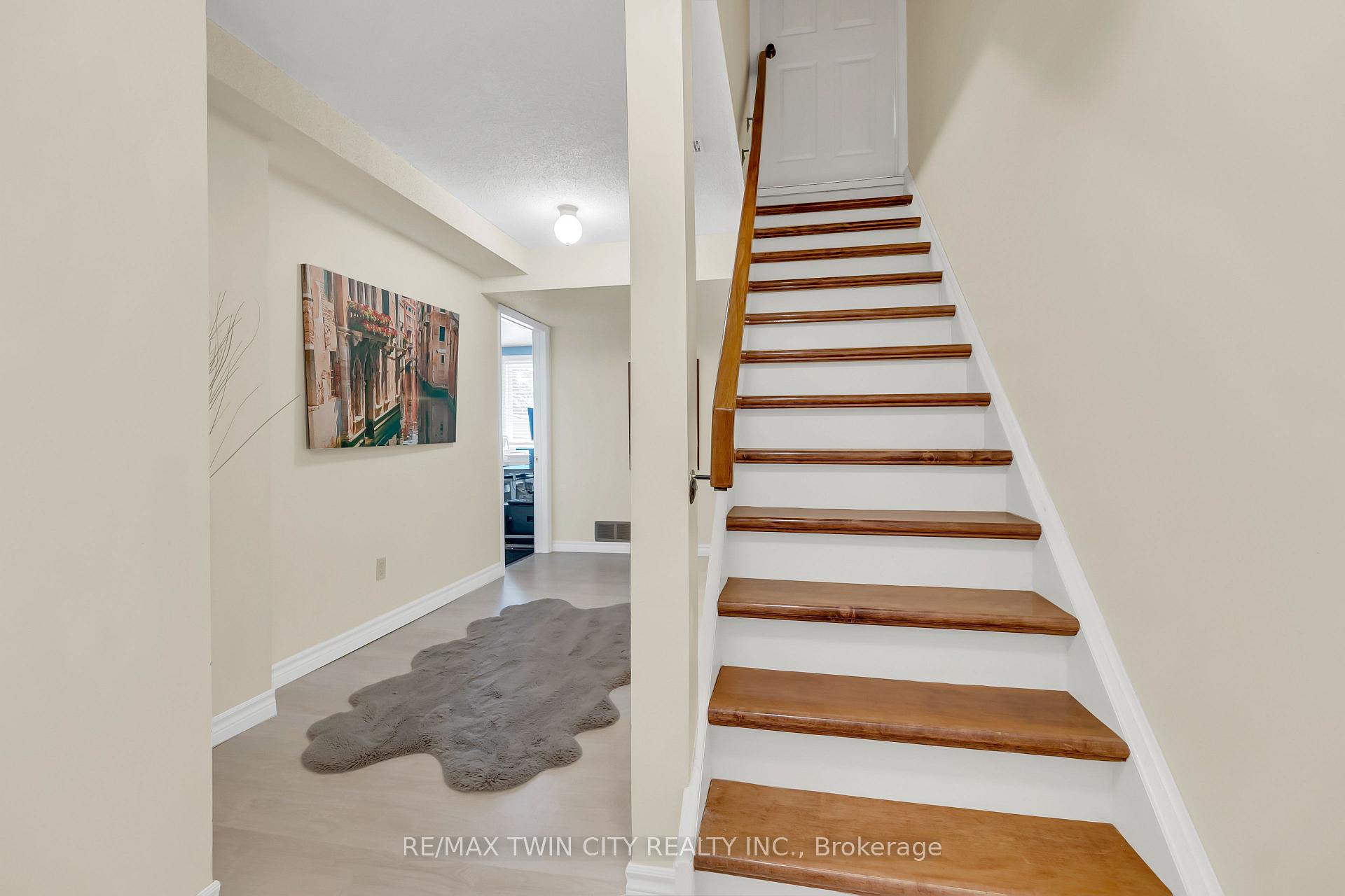 Photo 26 of 137 Oneida Place, Kitchener — HOMEH