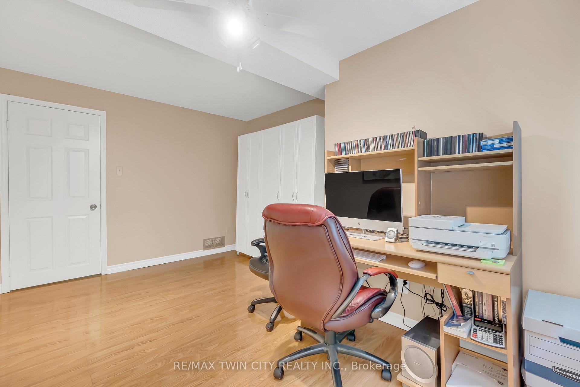 Photo 31 of 137 Oneida Place, Kitchener — HOMEH