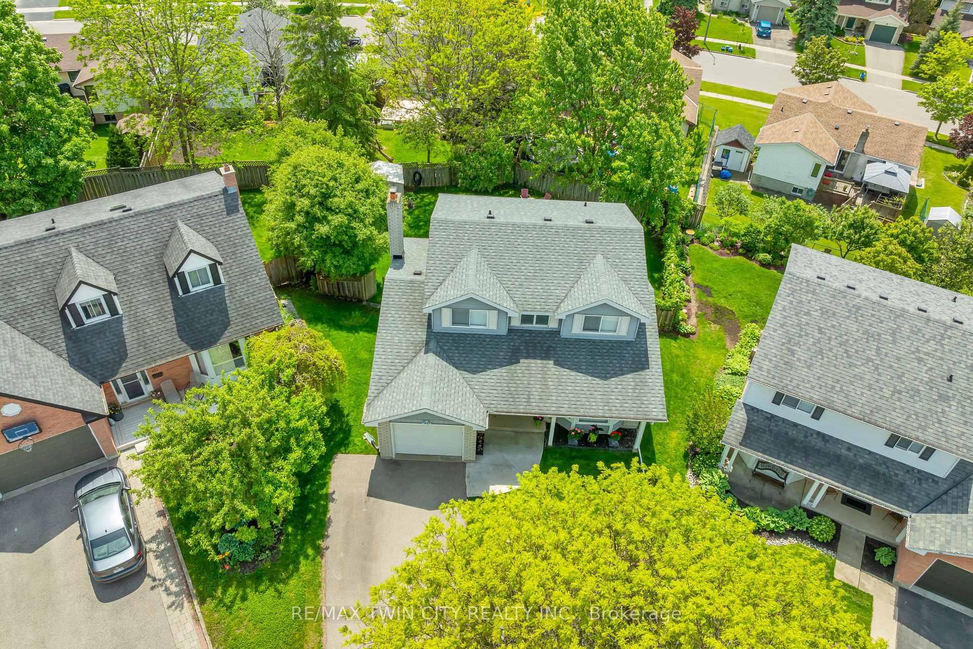 Photo 41 of 137 Oneida Place, Kitchener — HOMEH