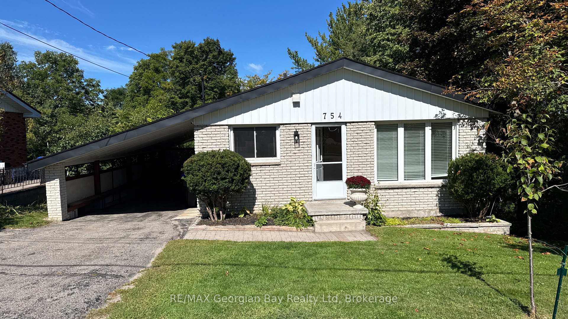 Photo 1 of 754 Victoria Street, Midland — HOMEH