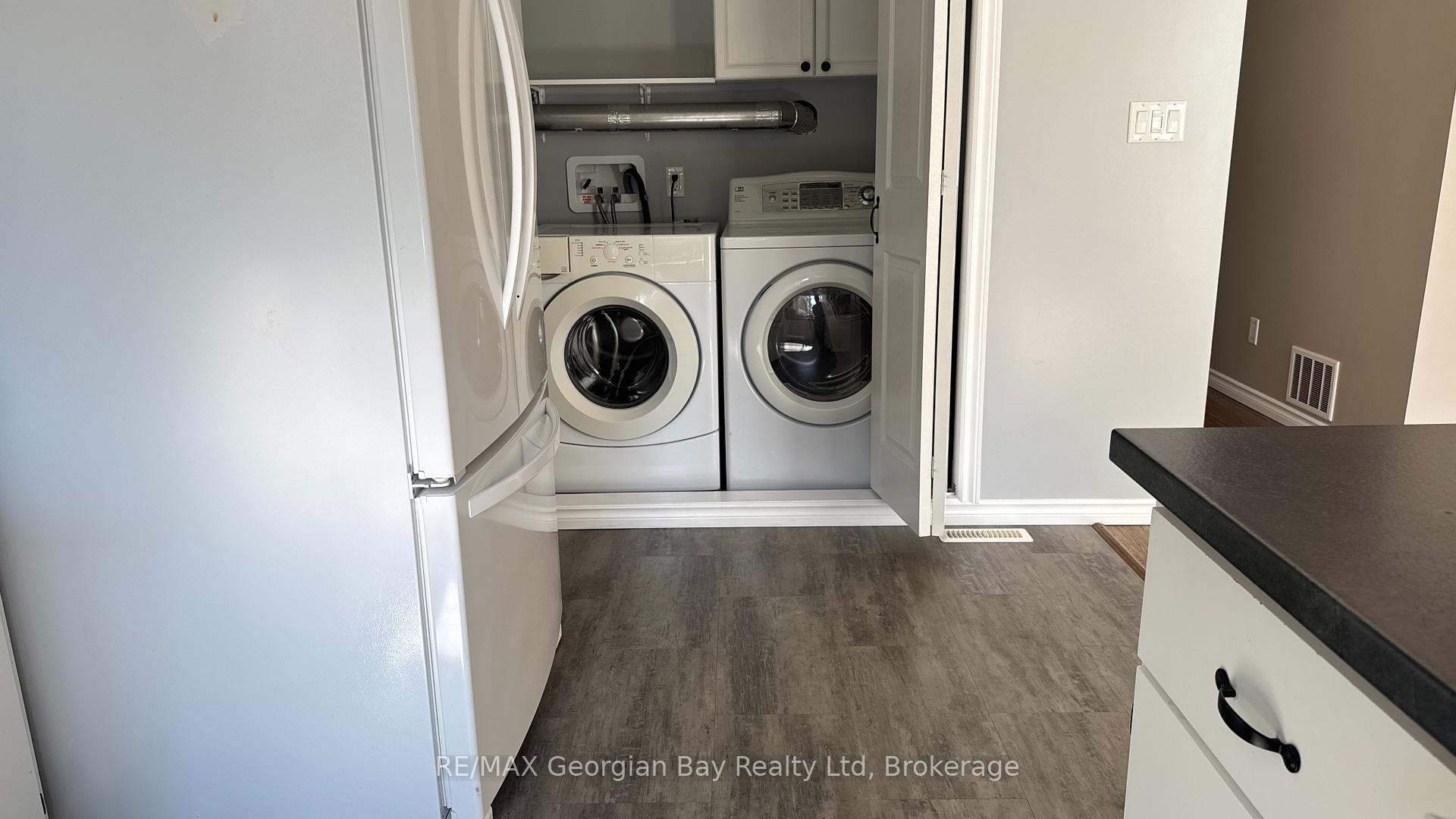 Photo 8 of 754 Victoria Street, Midland — HOMEH