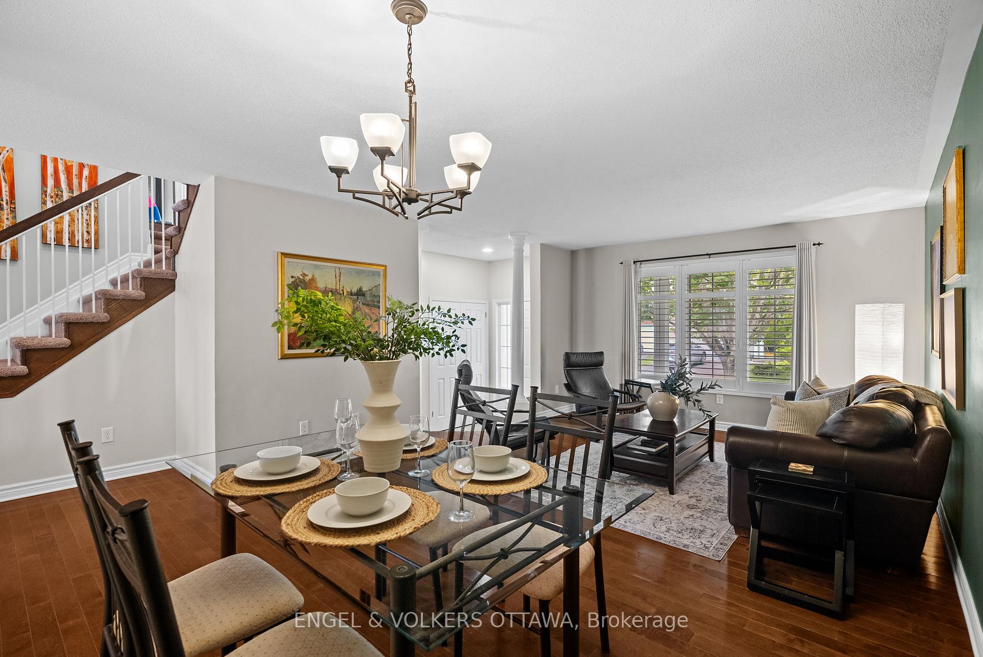 Photo 4 of 15 Haslemere Avenue, Ottawa, Kanata - Morgan's Grant/South March — HOMEH