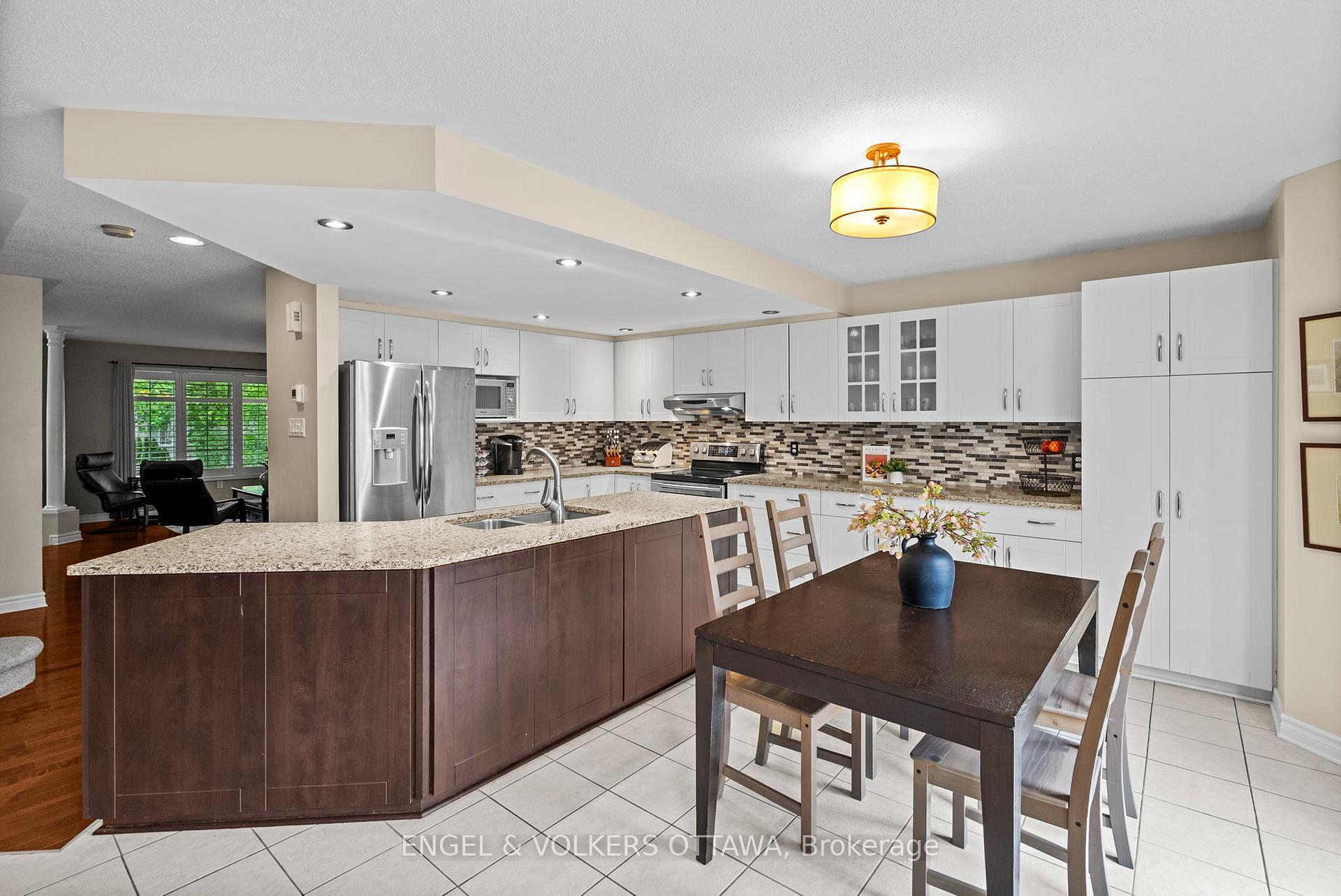 Photo 7 of 15 Haslemere Avenue, Ottawa, Kanata - Morgan's Grant/South March — HOMEH