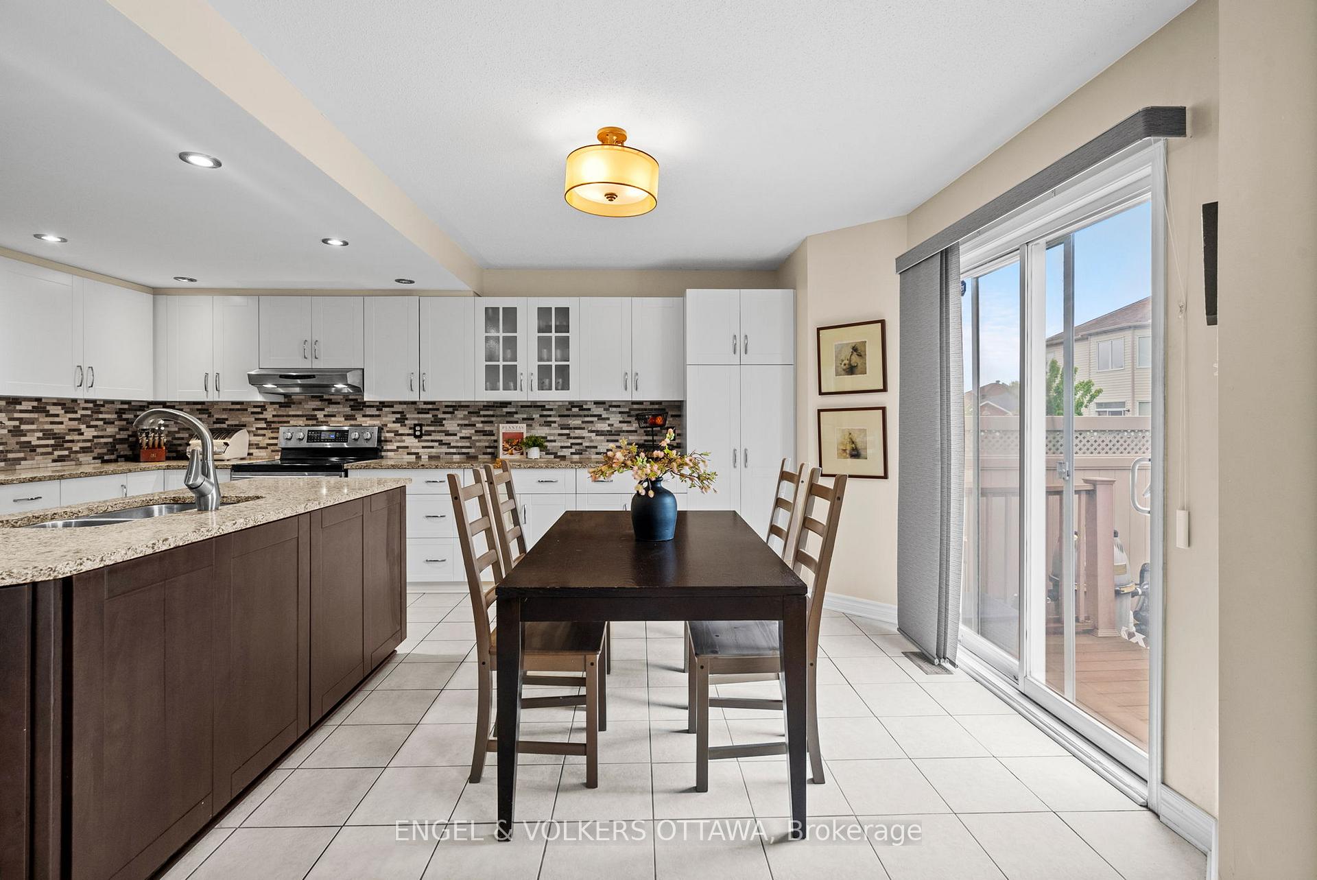 Photo 8 of 15 Haslemere Avenue, Ottawa, Kanata - Morgan's Grant/South March — HOMEH